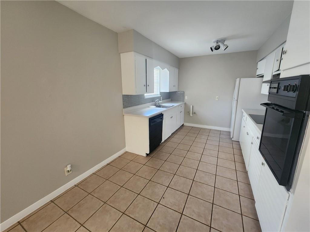 607 Nelray B Blvd #b Property Photo 5