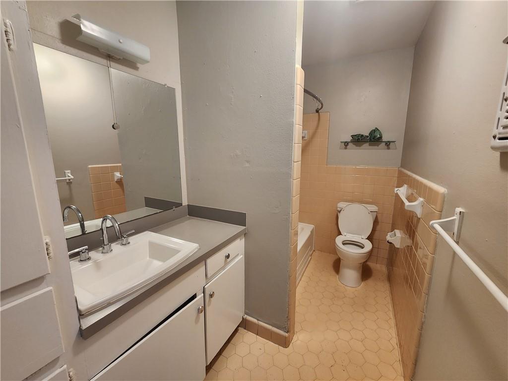 607 Nelray B Blvd #b Property Photo 11