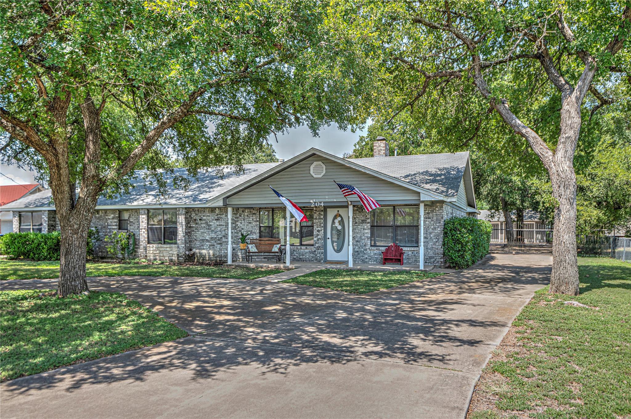 204 N Lamar St Property Photo
