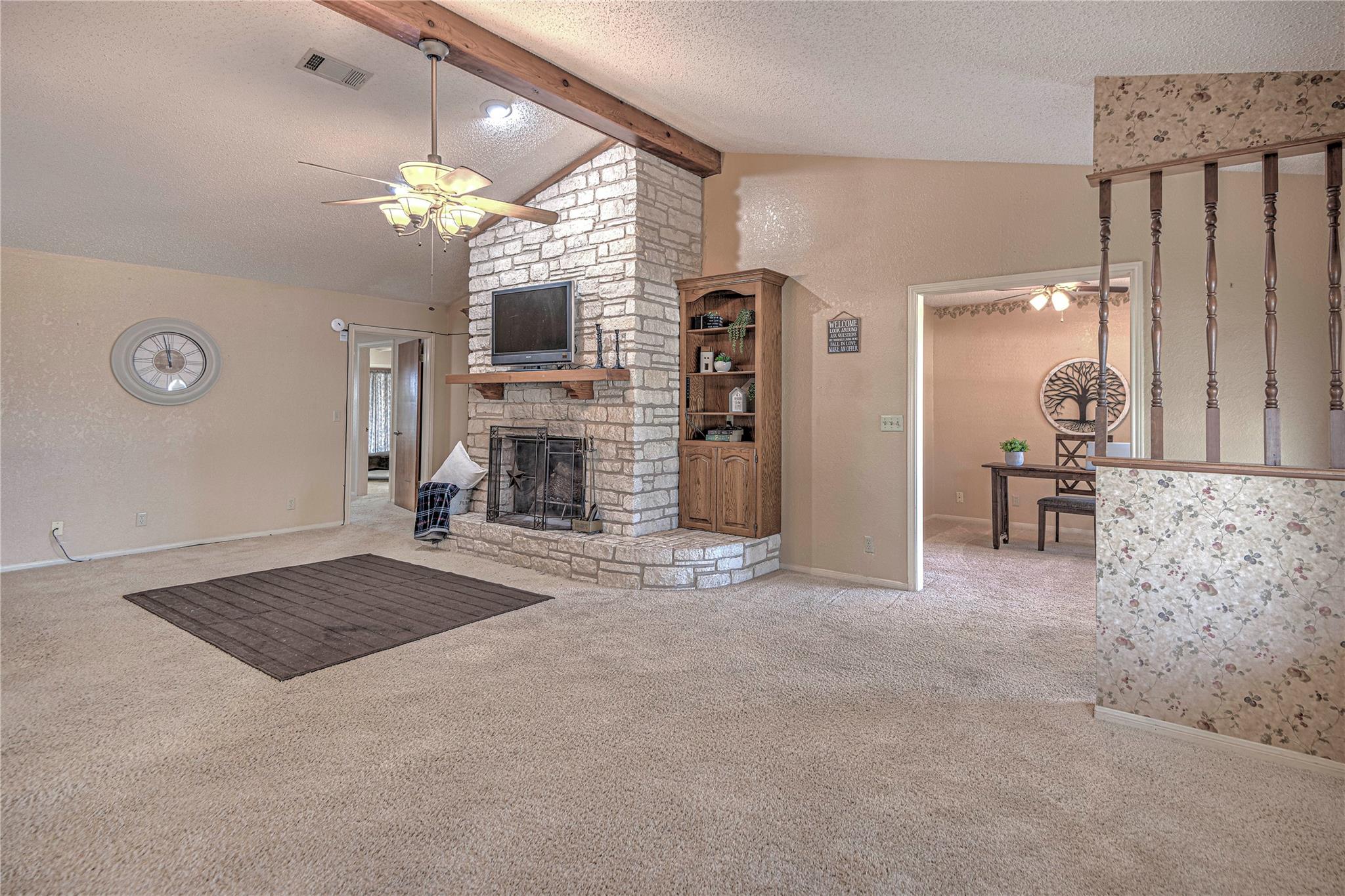 204 N Lamar St Property Photo 5