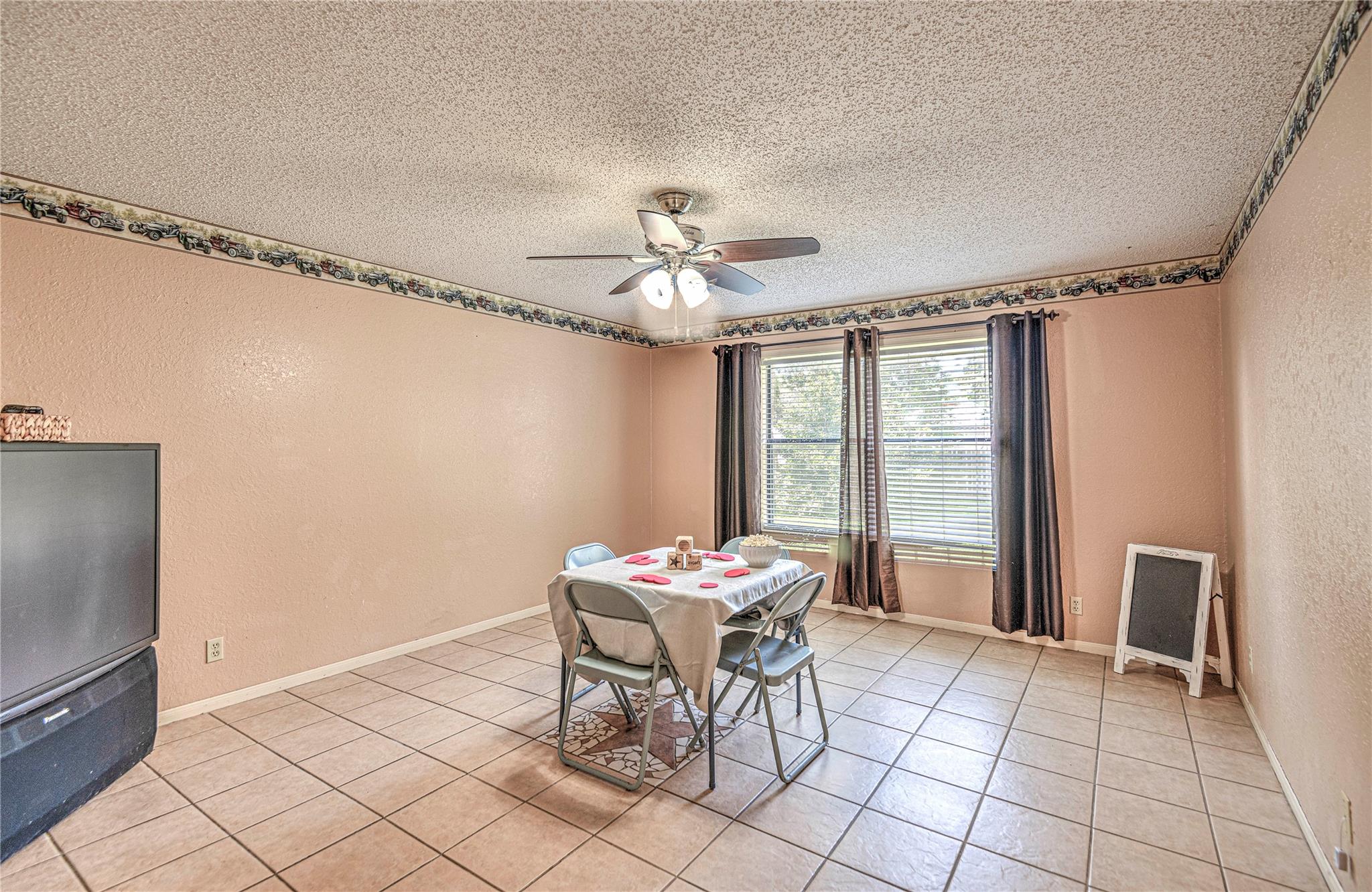 204 N Lamar St Property Photo 22