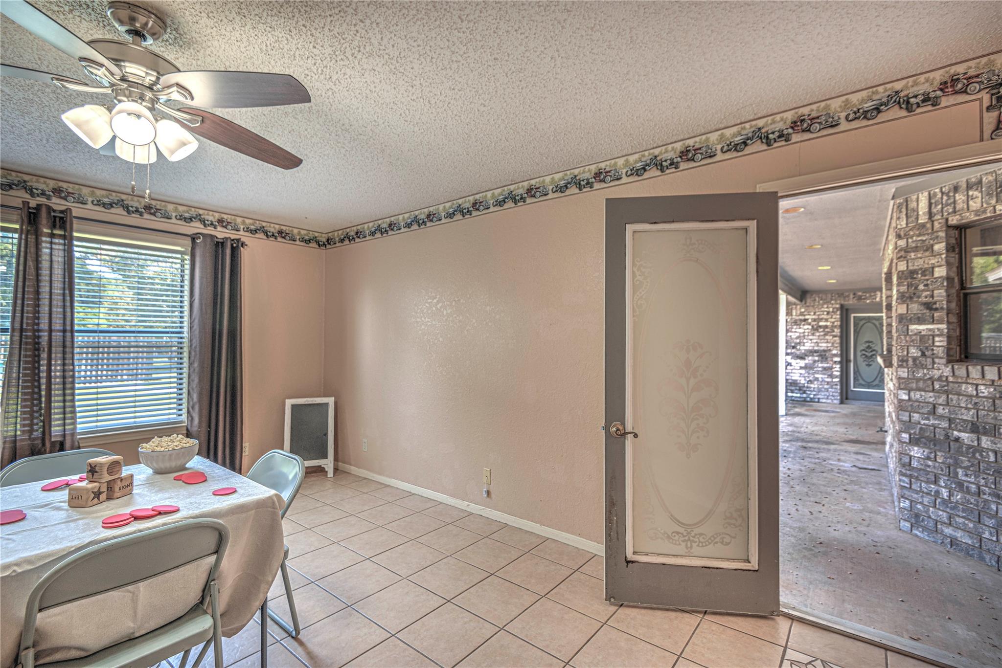 204 N Lamar St Property Photo 23