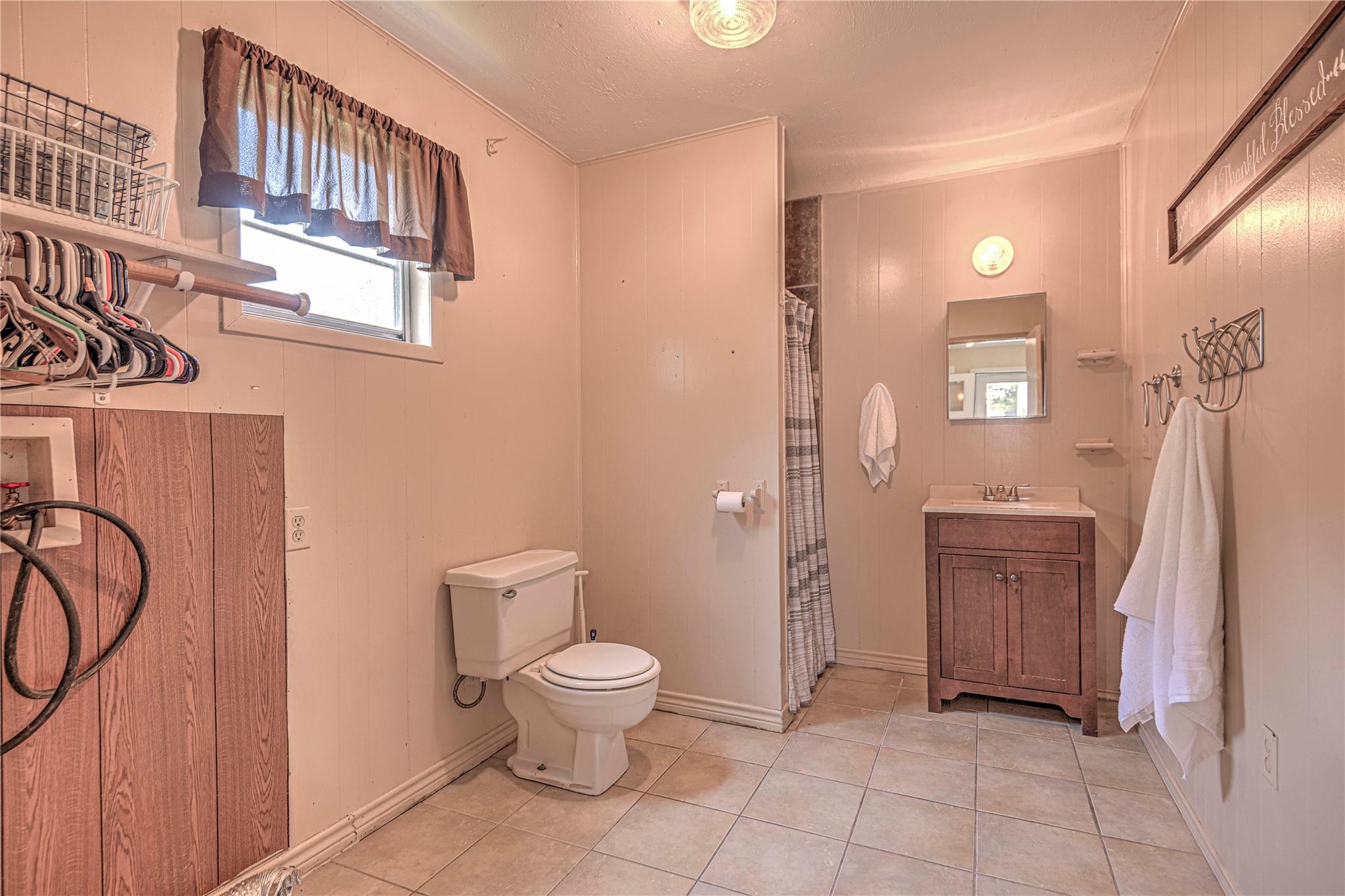 204 N Lamar St Property Photo 35