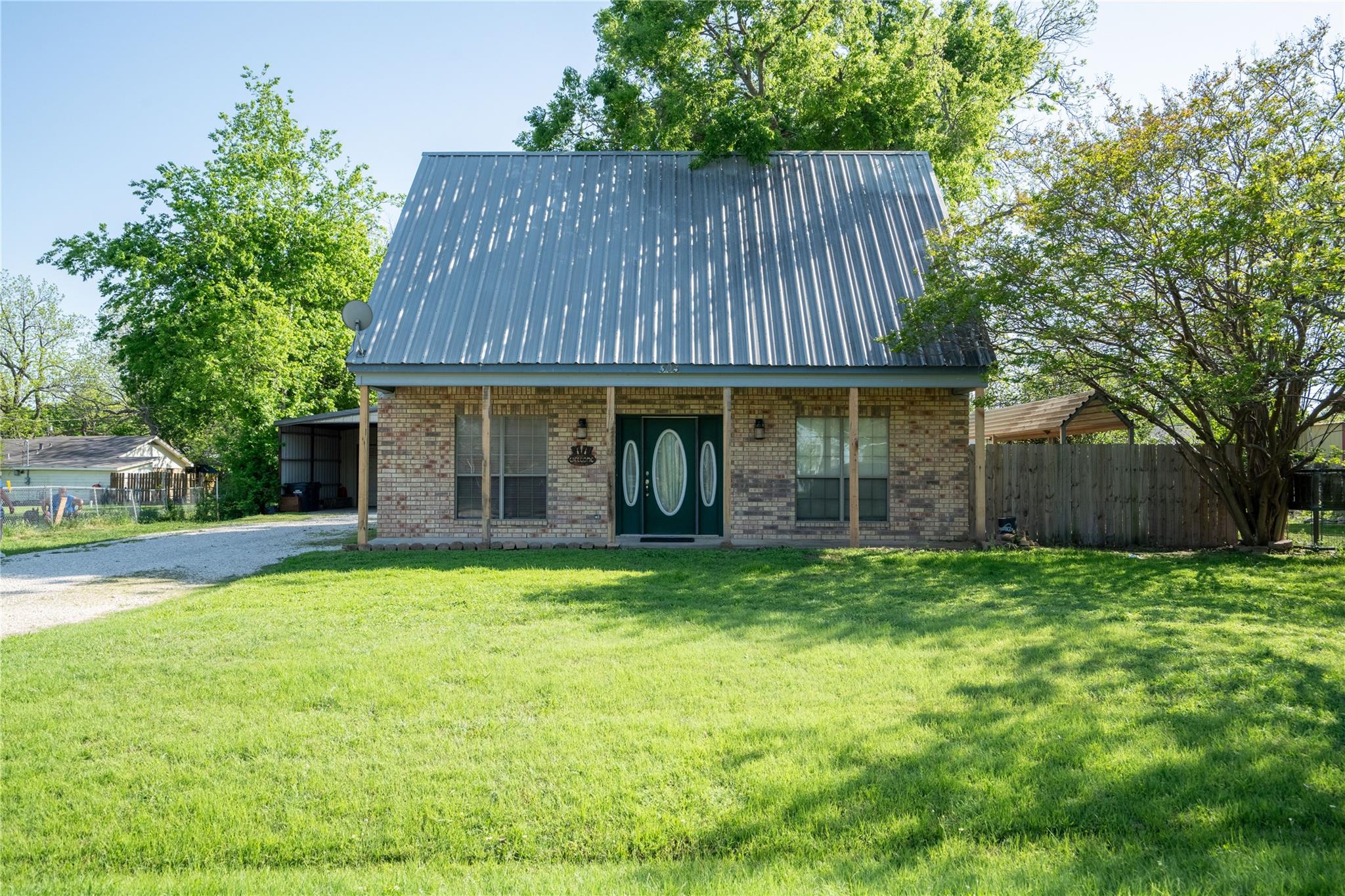 305 El Paso St Property Photo