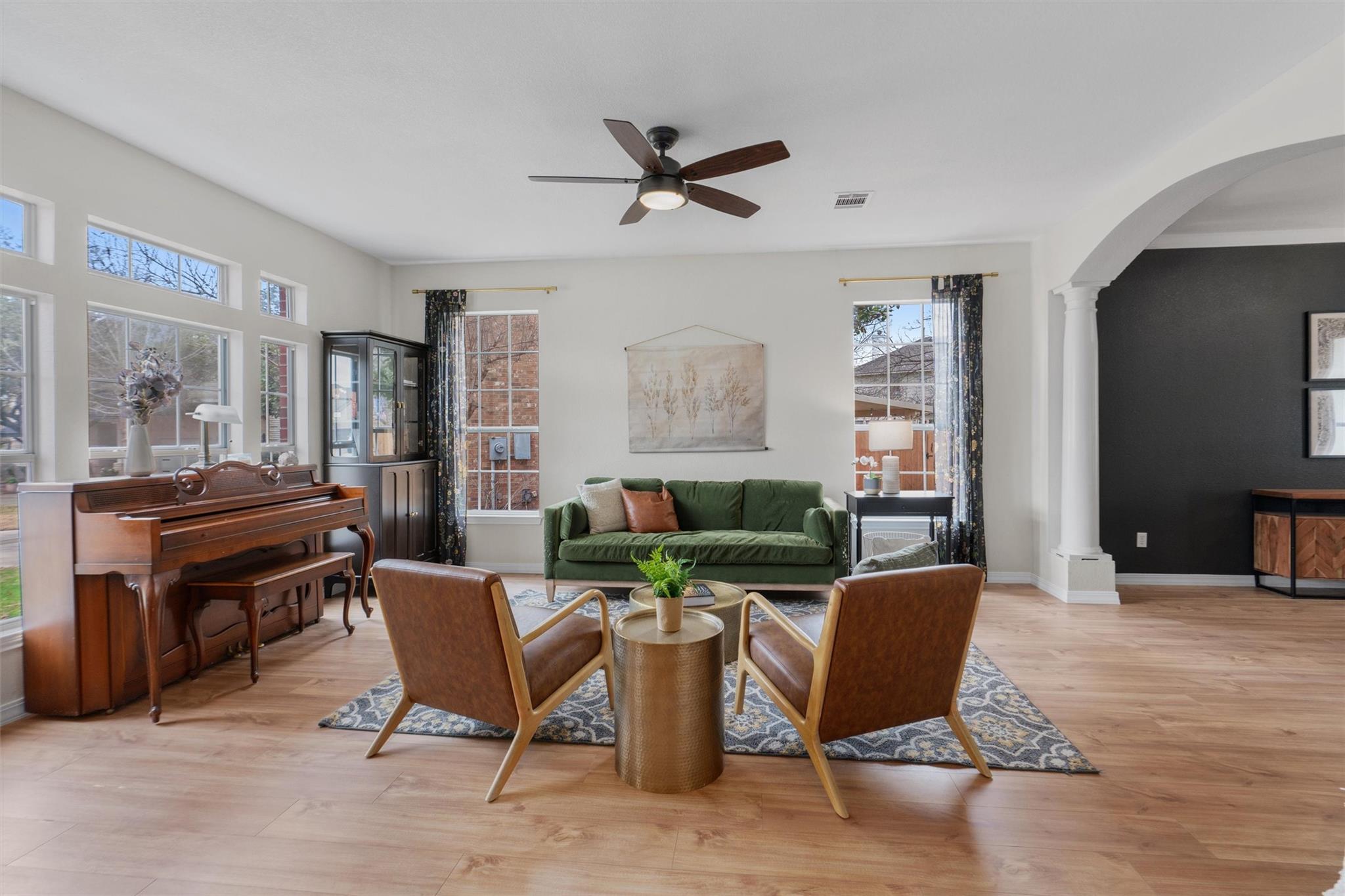 109 Hideaway Cv Property Photo 7