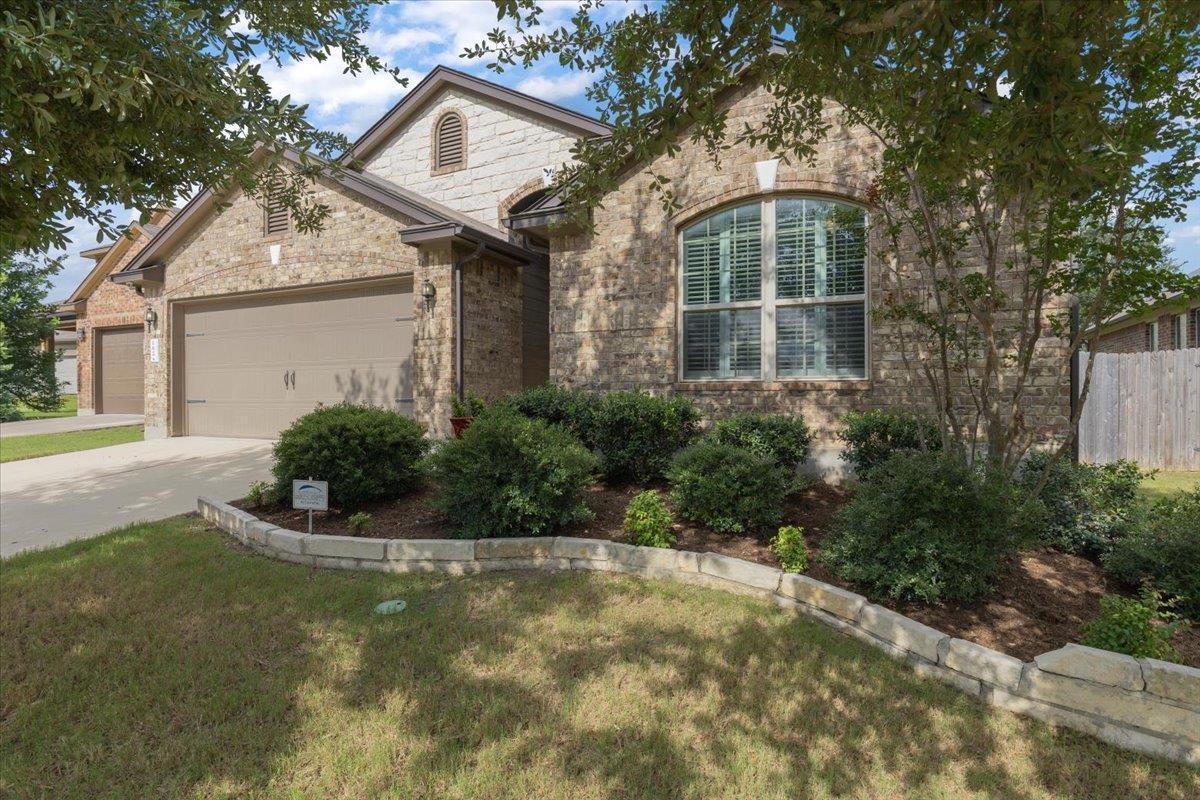 162 Sugar Crk Property Photo 1