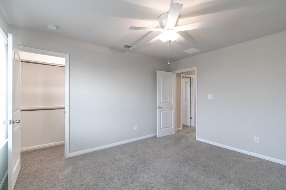 2033 Hat Bender Loop Property Photo 18