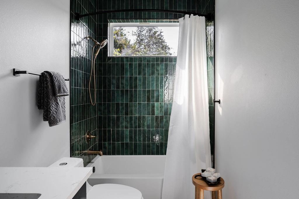 1210 Brentwood St #c Property Photo 9