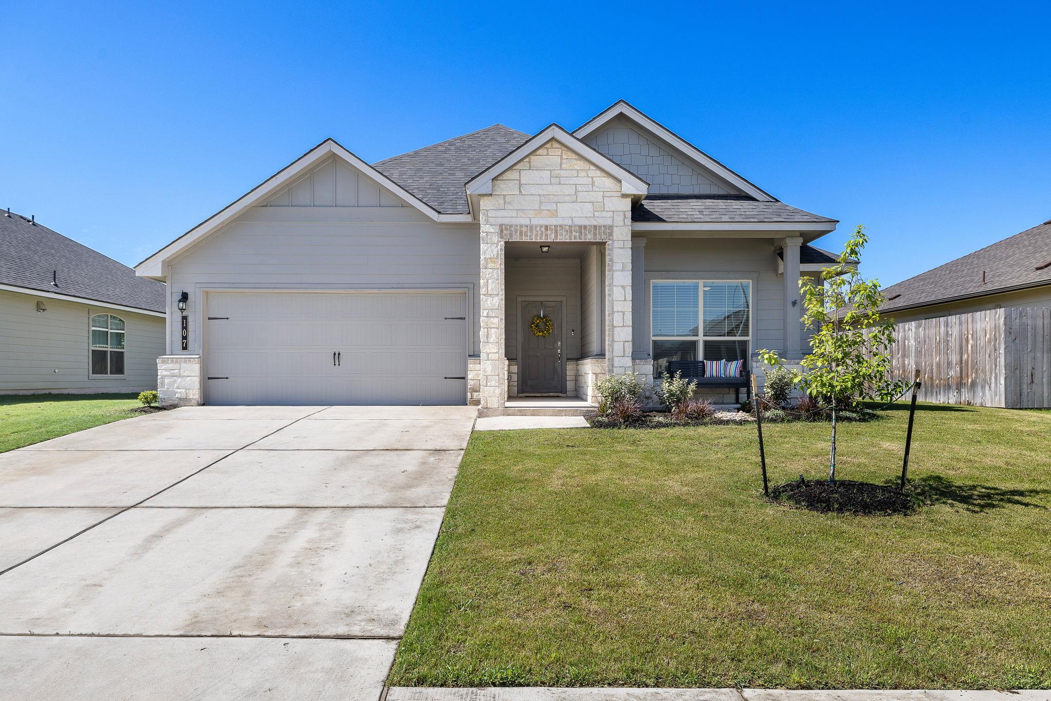 107 Nathaniel Dr Property Photo 1