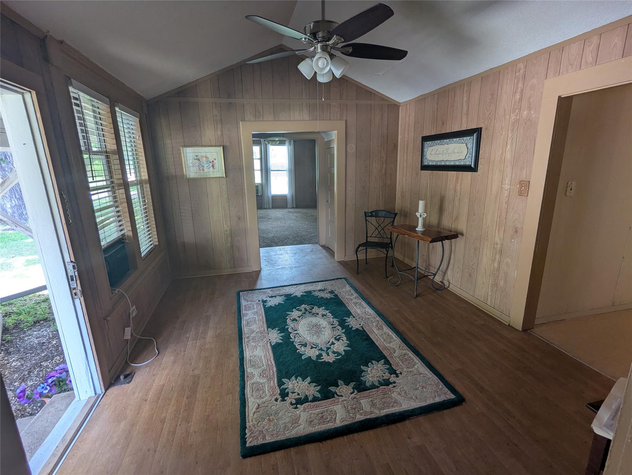 1319 Grace St Property Photo 12