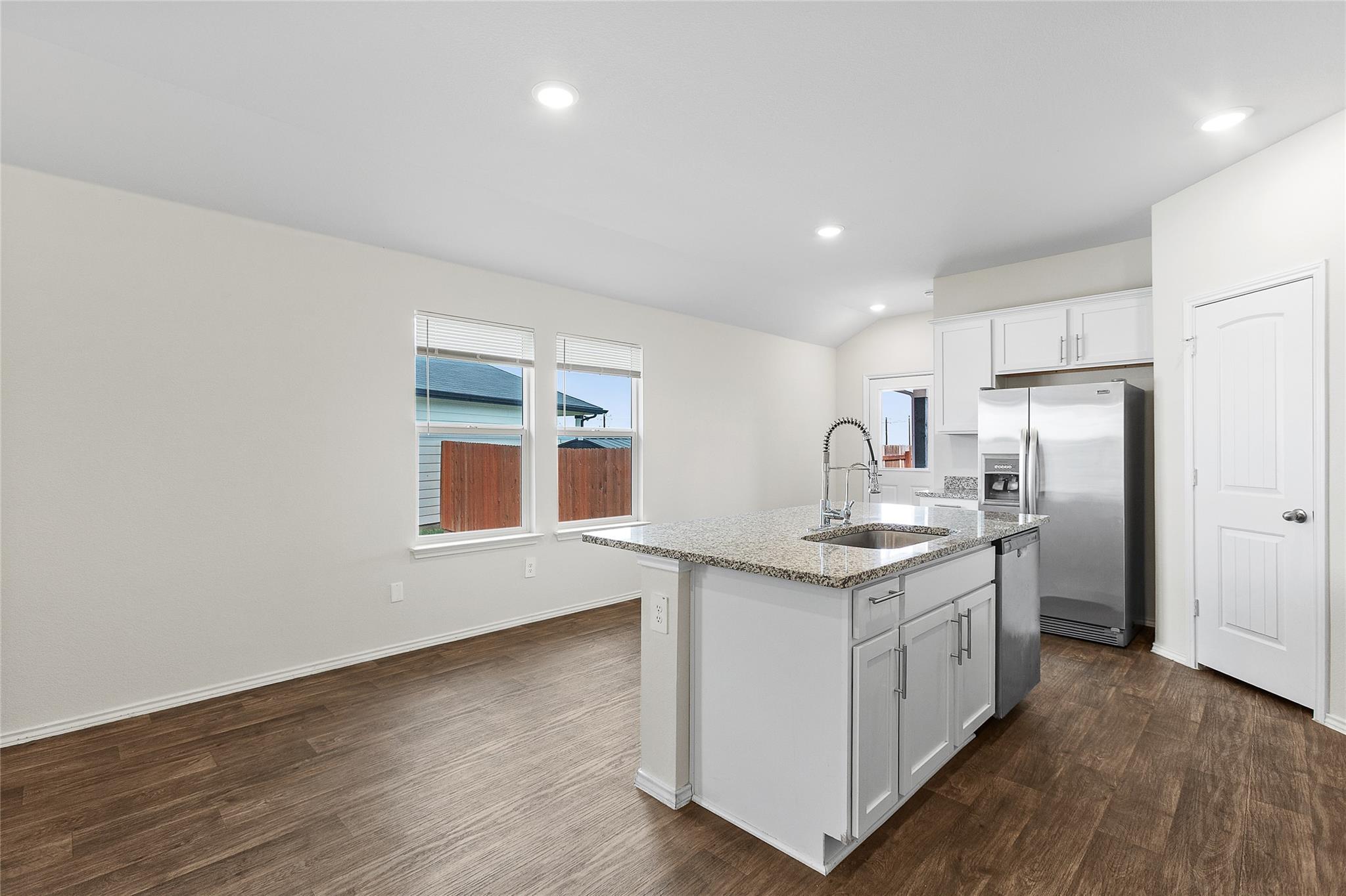 133 Frogmore Loop Property Photo 5