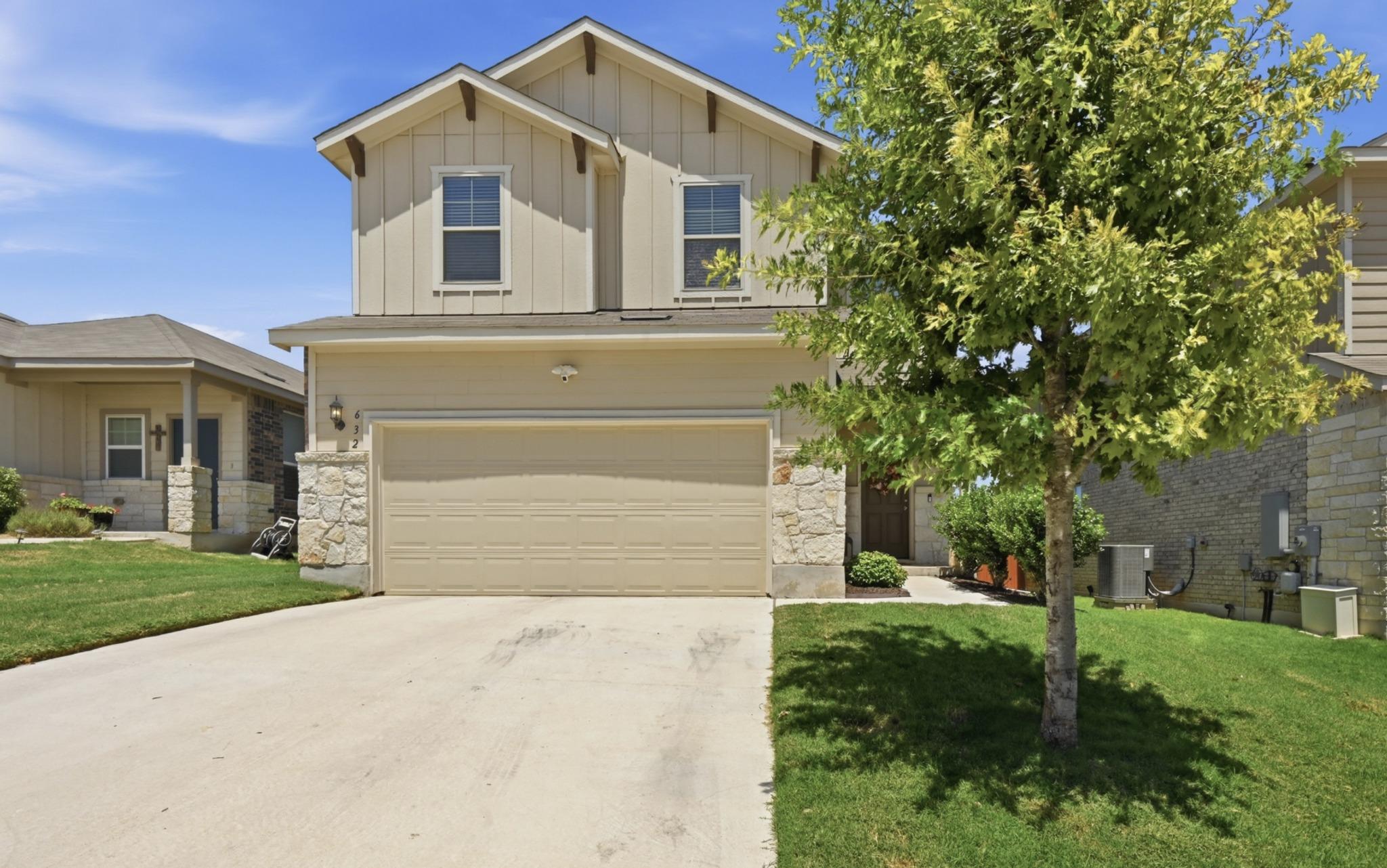 632 Pepperbark Loop Property Photo 1
