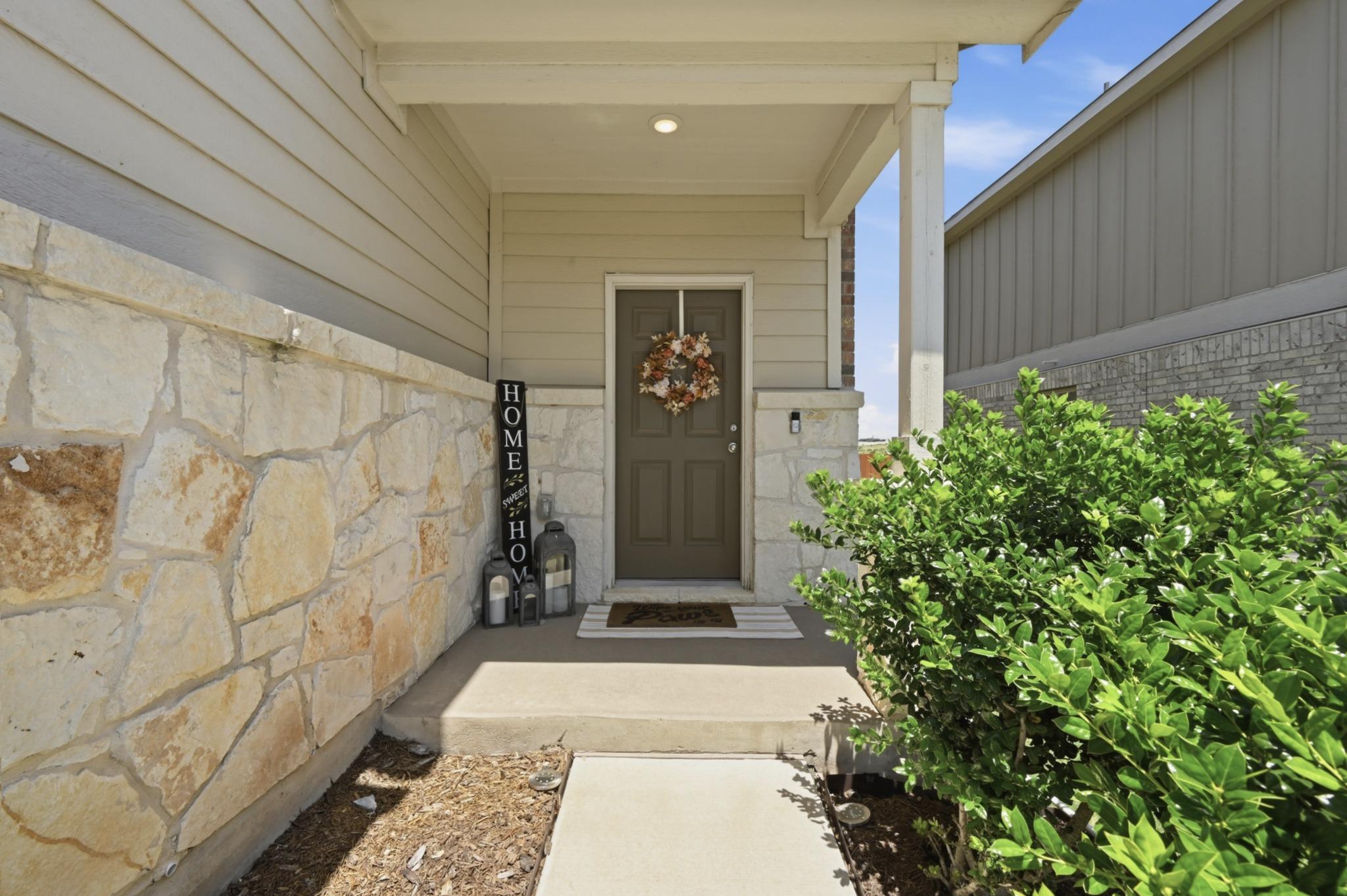 632 Pepperbark Loop Property Photo 3
