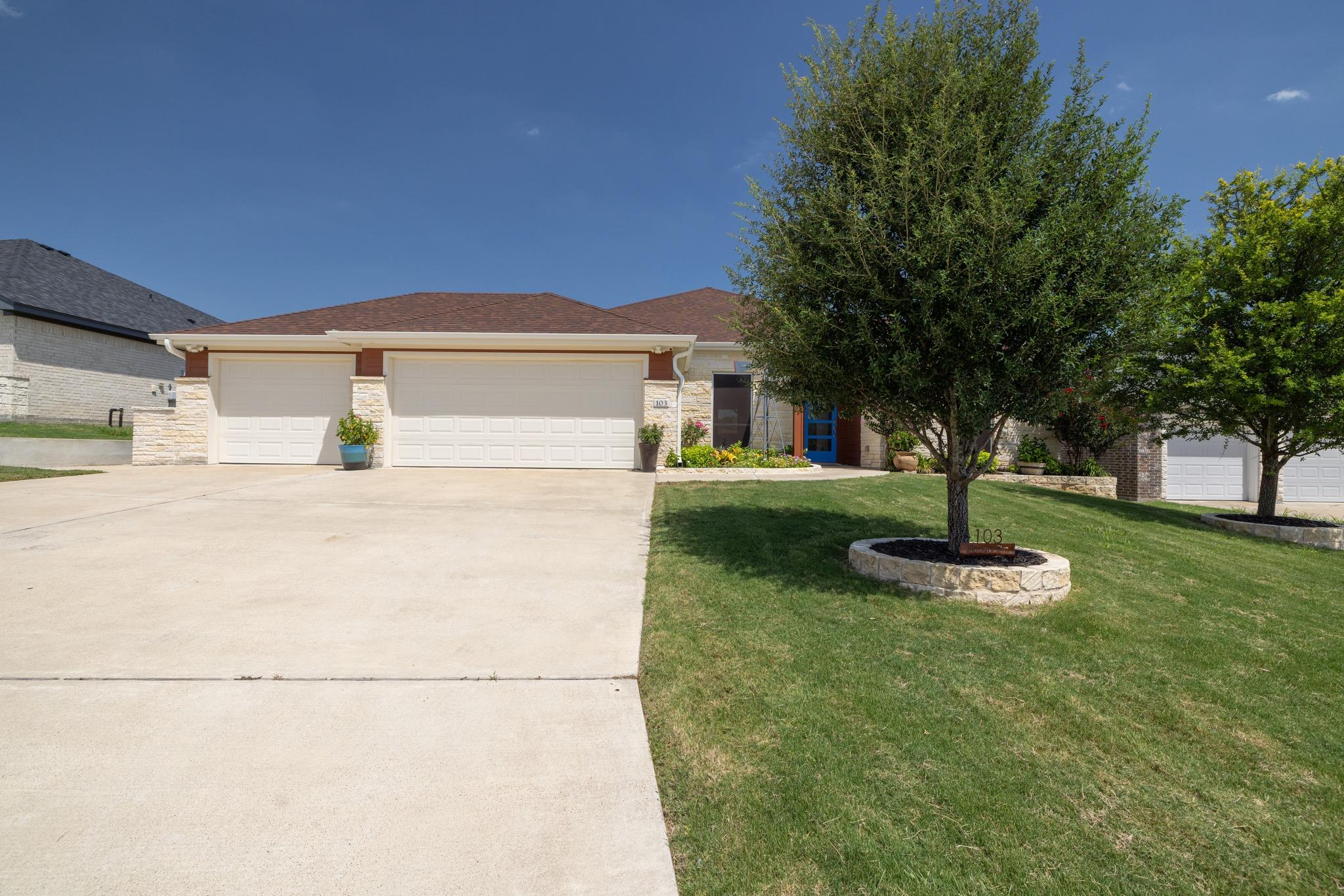 103 Slippery Elm Dr Property Photo 3