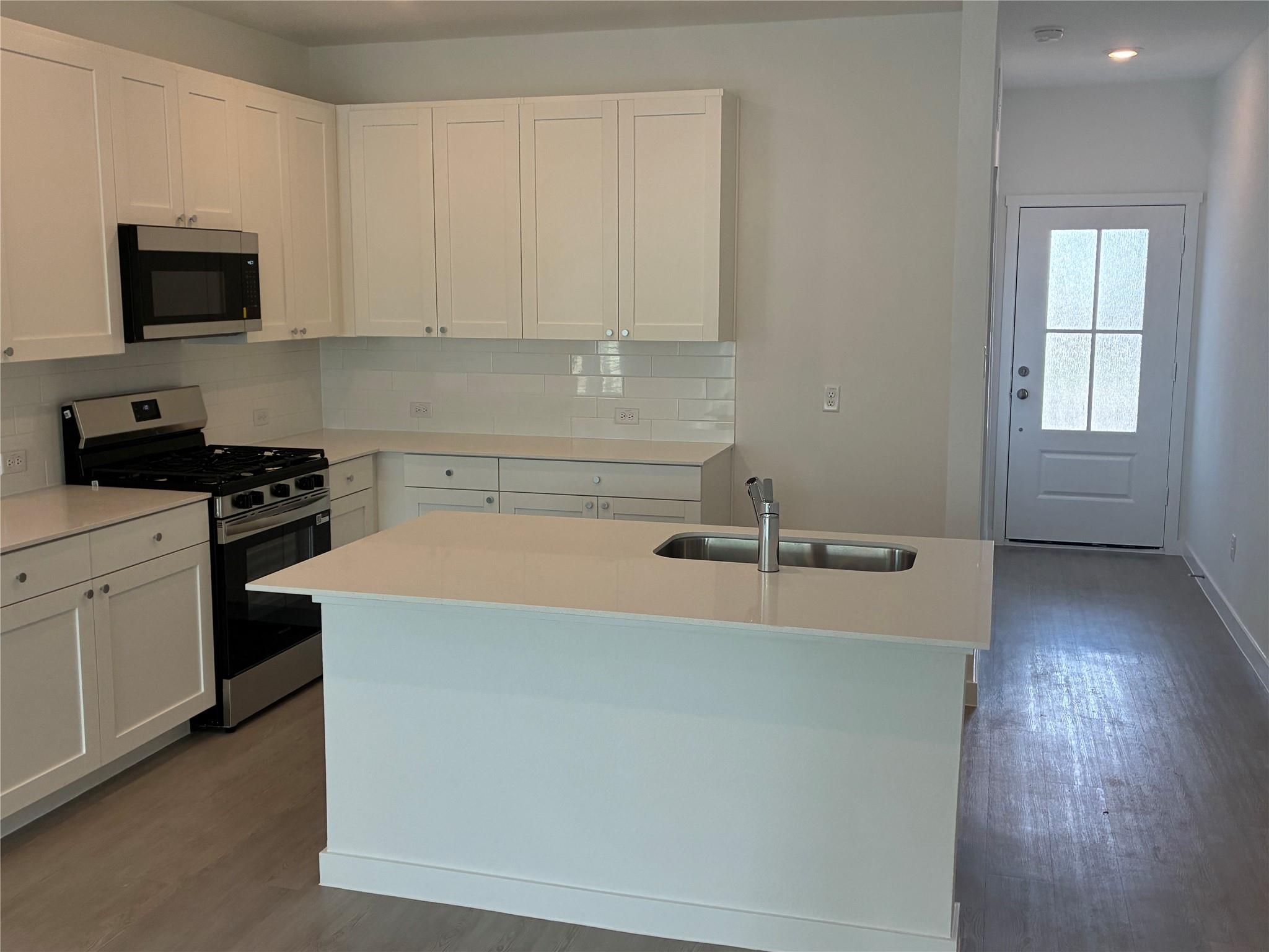 165 Parsons None Property Photo 3