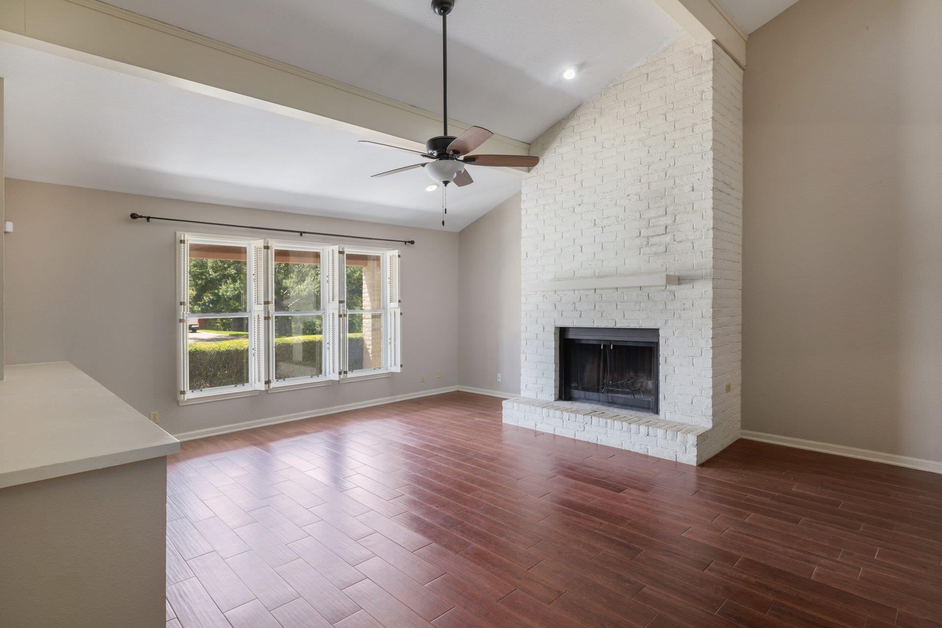 11133 Pinehurst #b Dr #b Property Photo 7