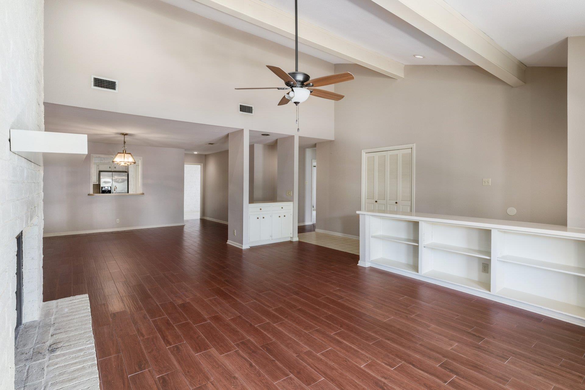 11133 Pinehurst #b Dr #b Property Photo 8