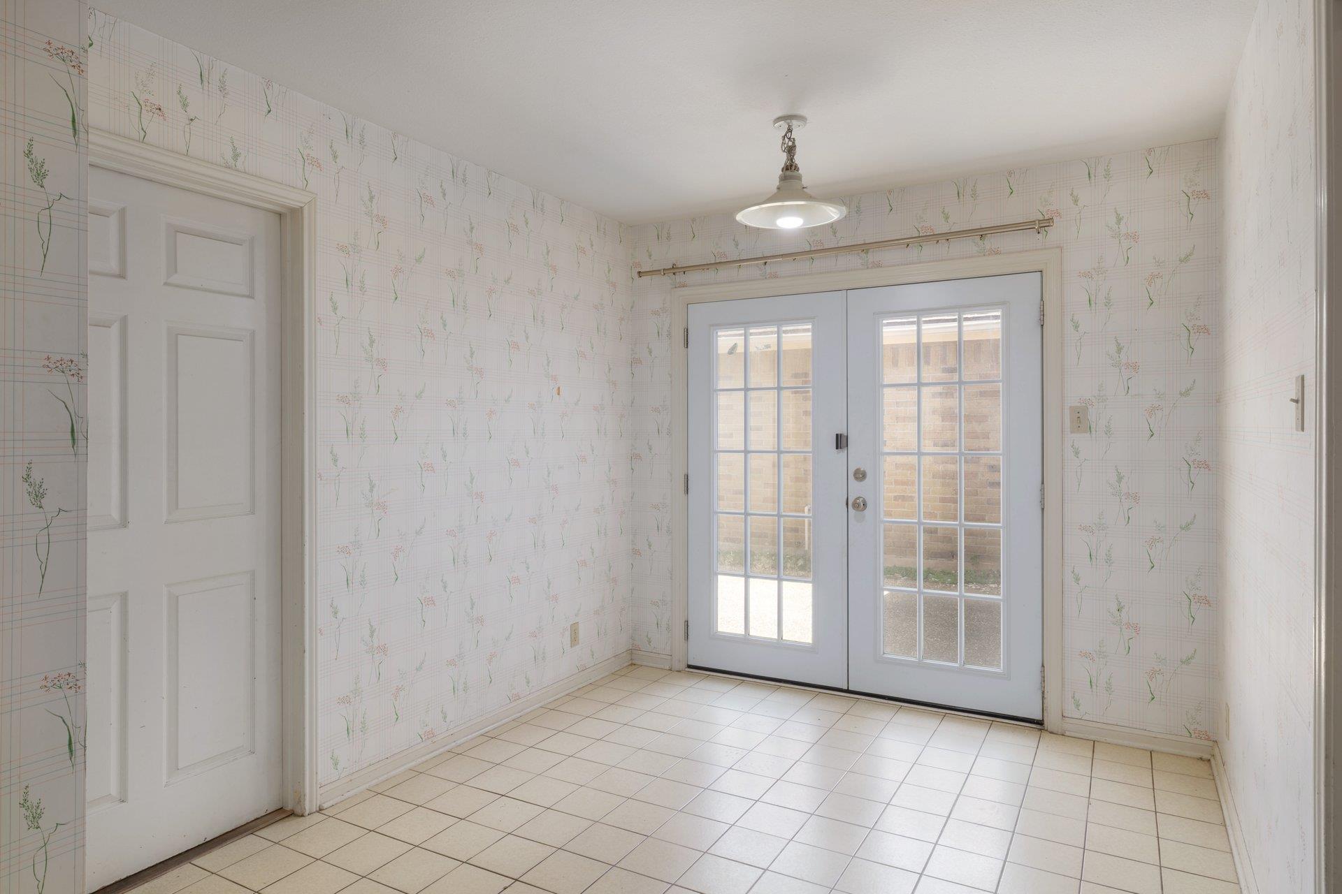 11133 Pinehurst #b Dr #b Property Photo 16