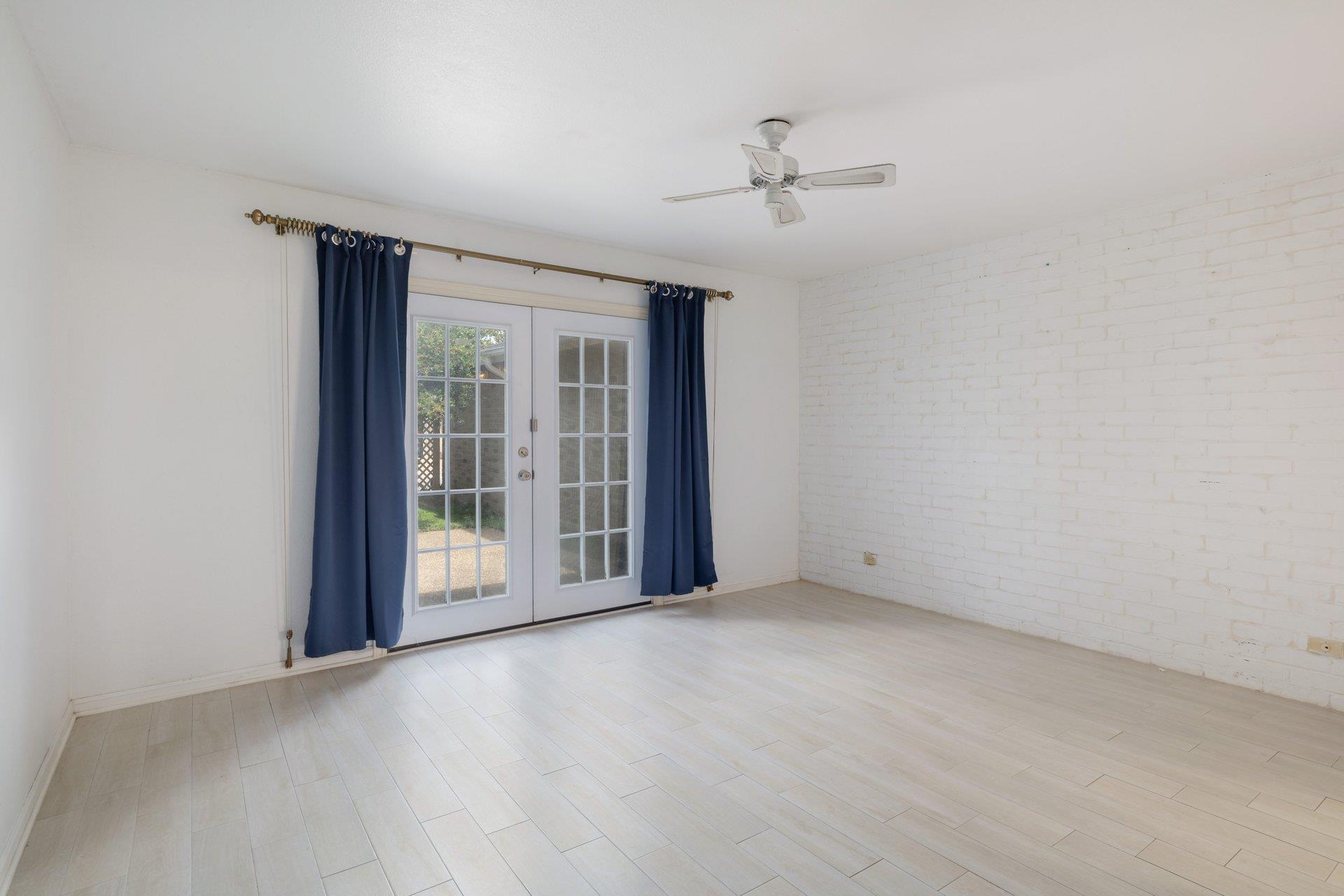 11133 Pinehurst #b Dr #b Property Photo 17