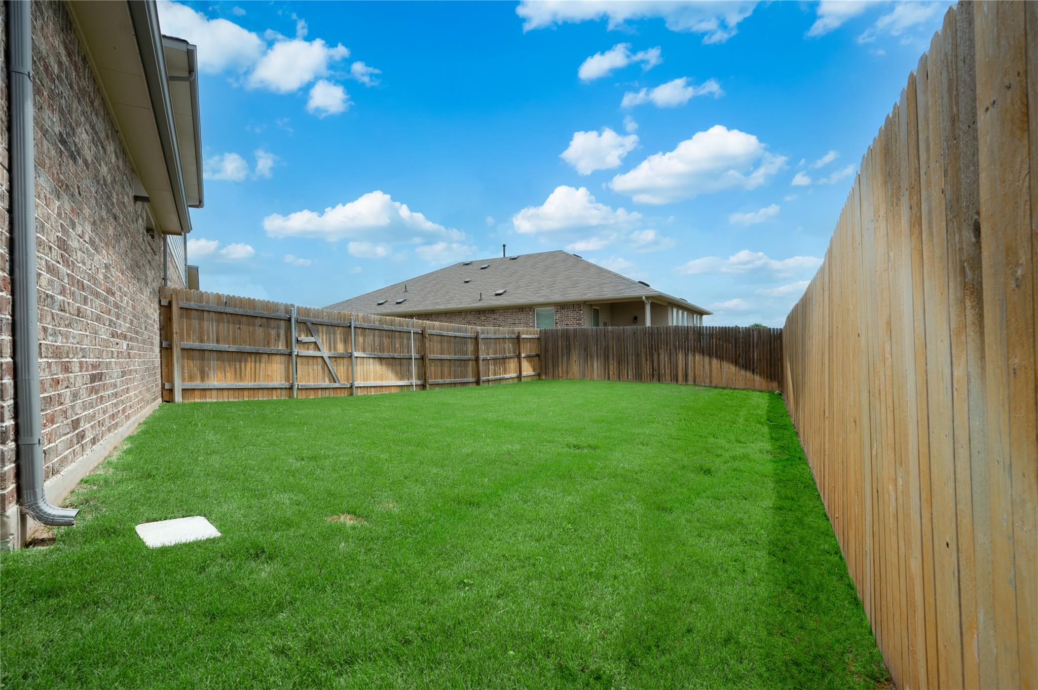 513 Emerald Cv Property Photo 22