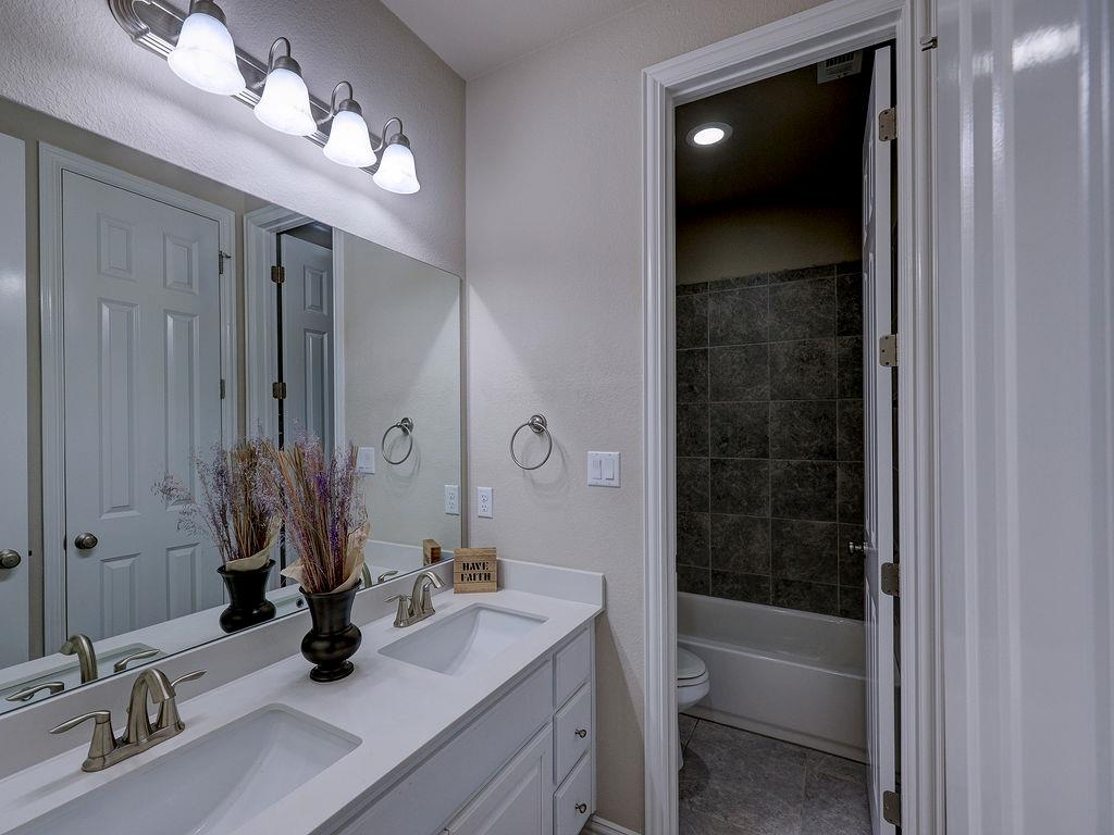 5117 Texas Bluebell Dr Property Photo 10