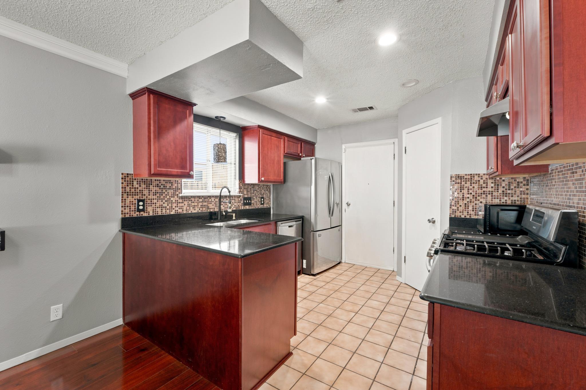 11206 Blossom Bell Dr Property Photo 3