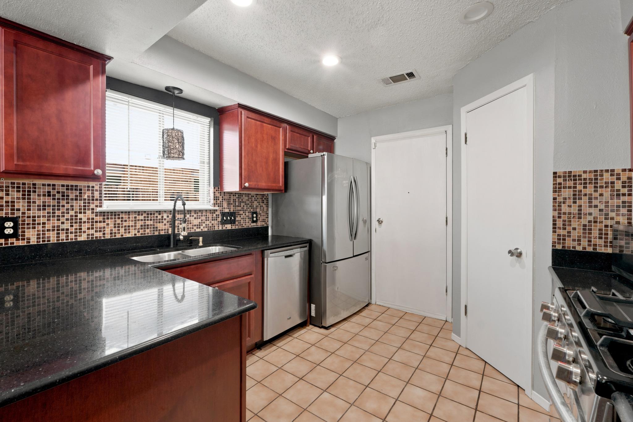 11206 Blossom Bell Dr Property Photo 9