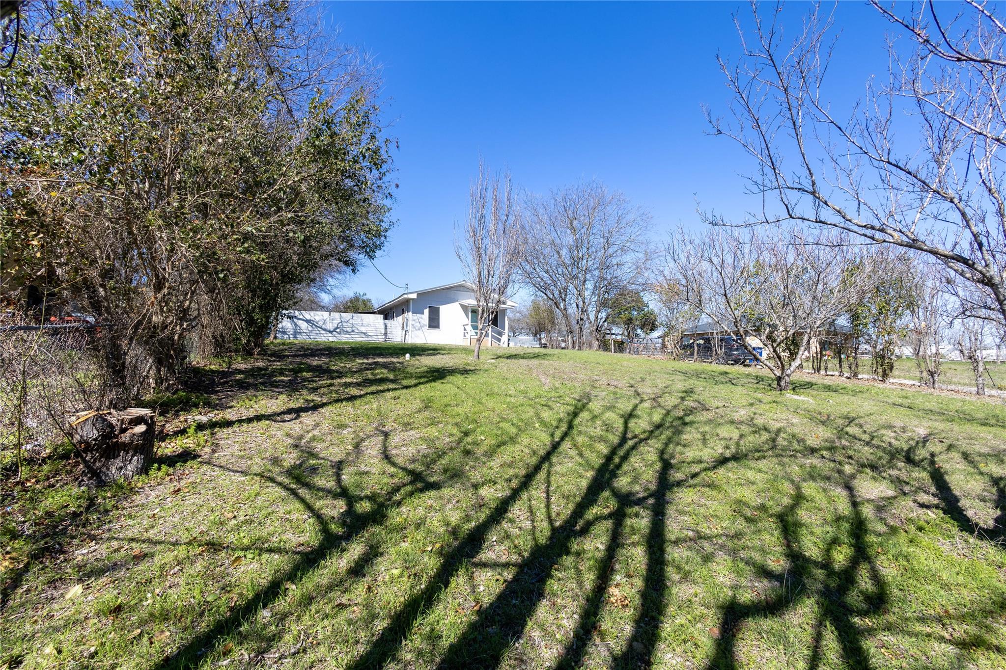 2304 Thrasher Ln #a Property Photo 3