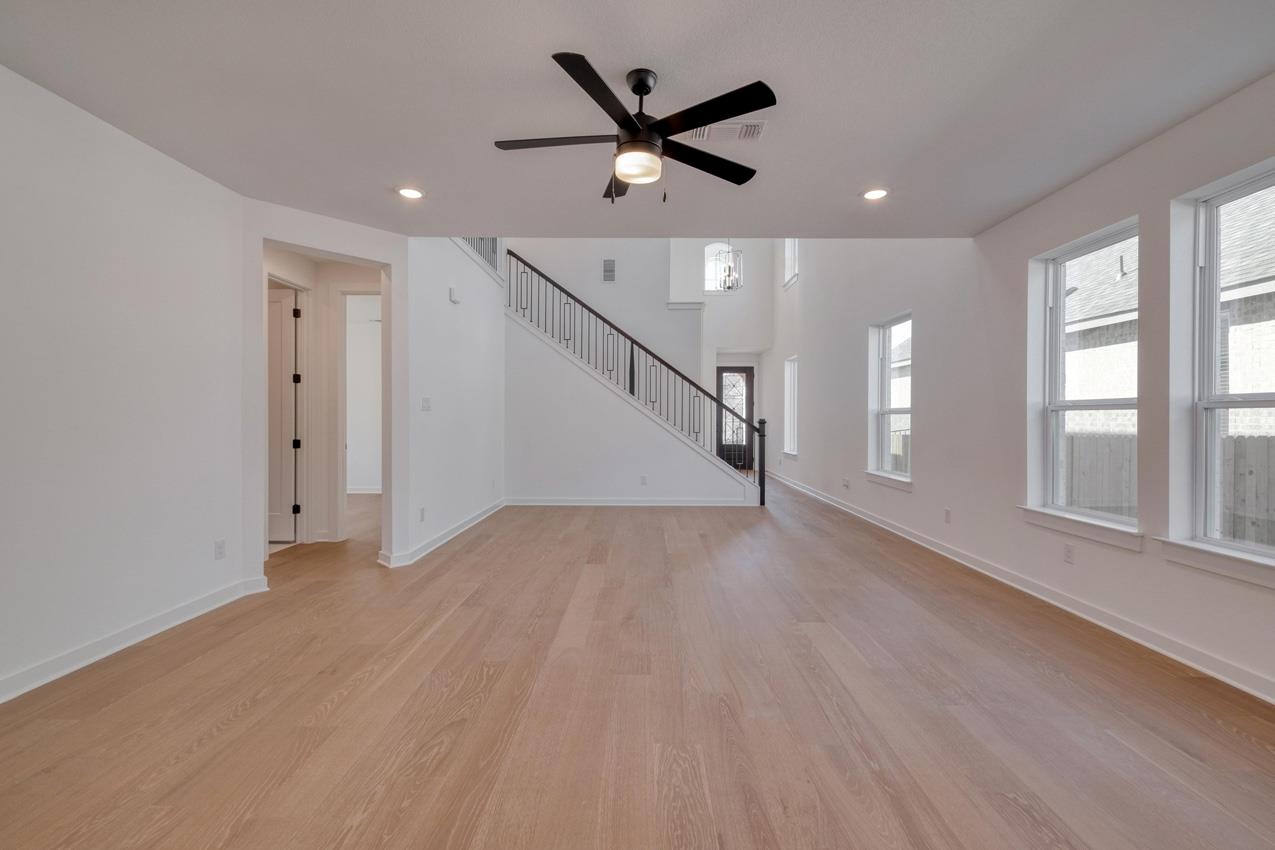 512 Gerona Ct Property Photo 6