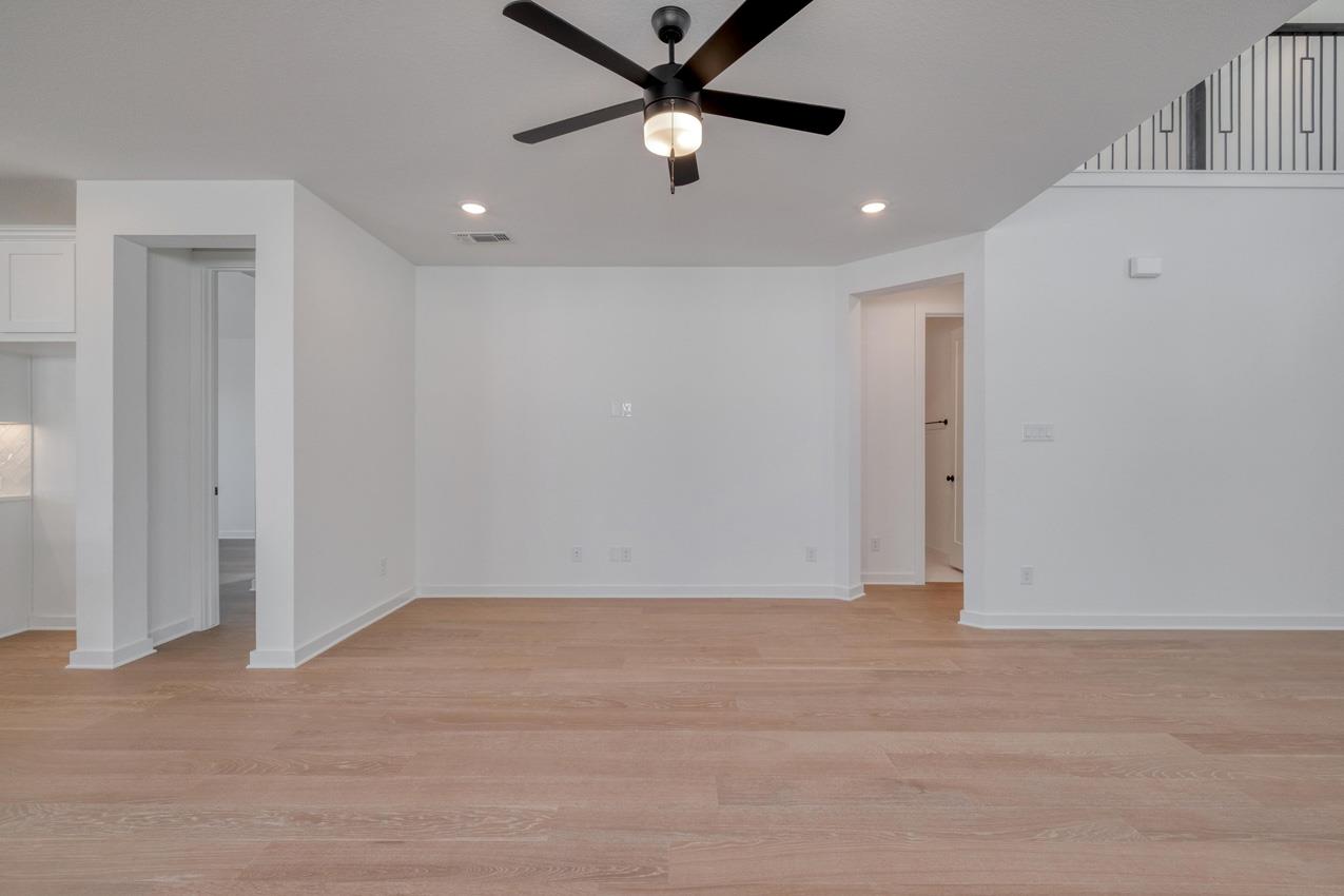 512 Gerona Ct Property Photo 7