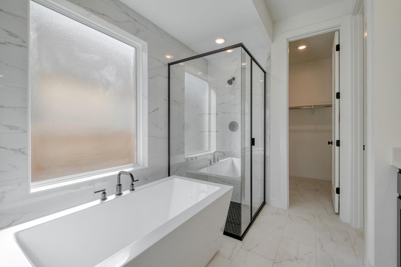 512 Gerona Ct Property Photo 11