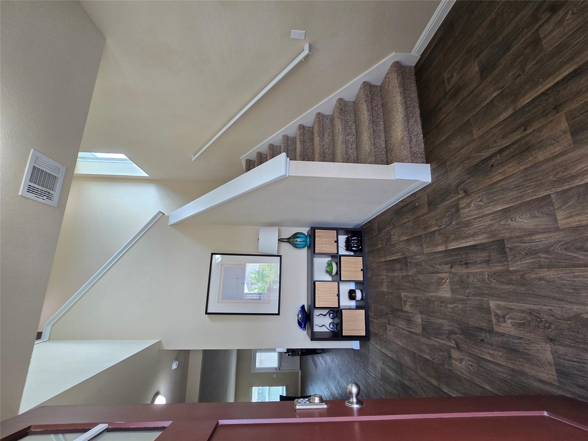 212 Yoakum St Property Photo 8