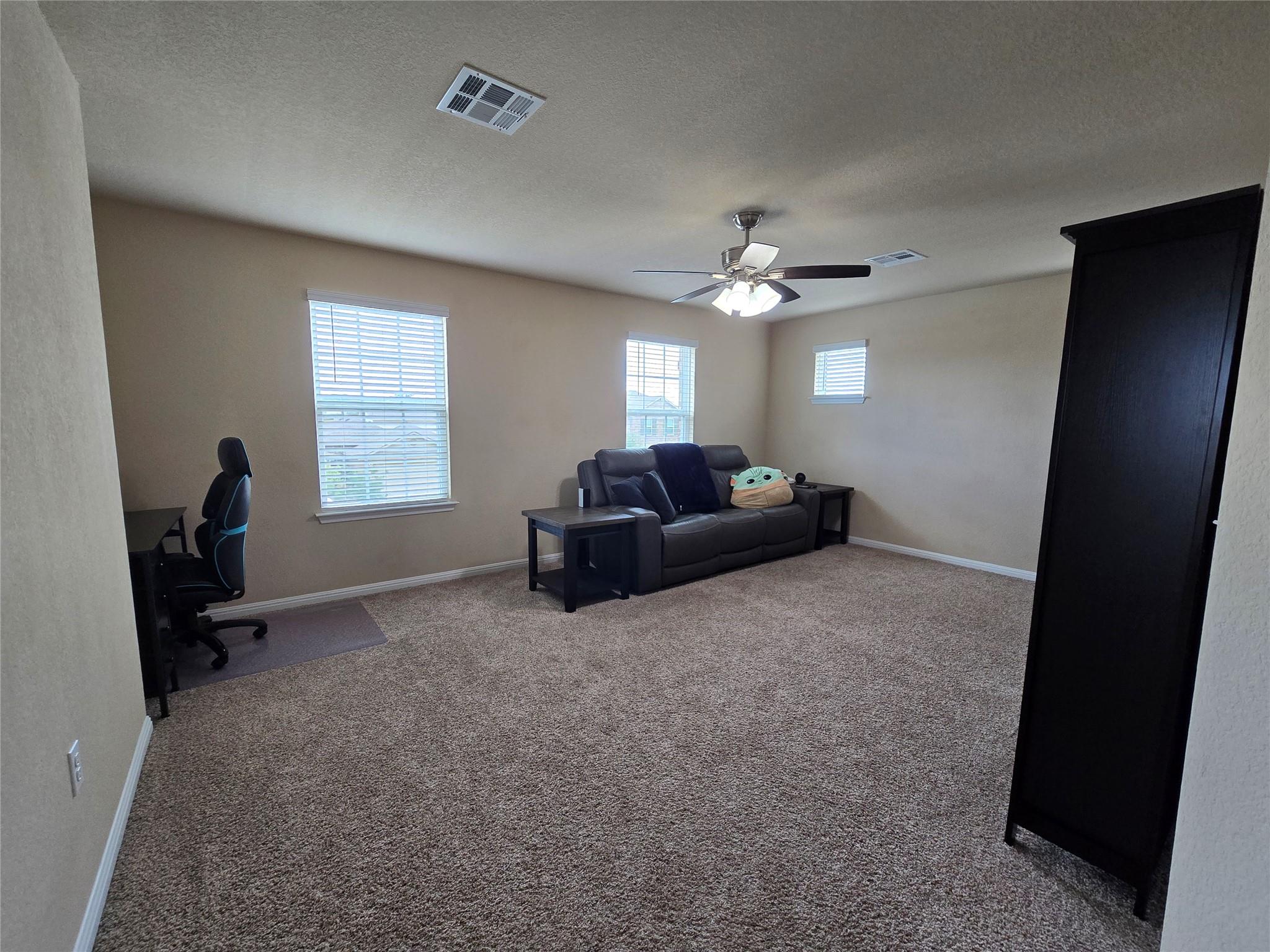 212 Yoakum St Property Photo 25