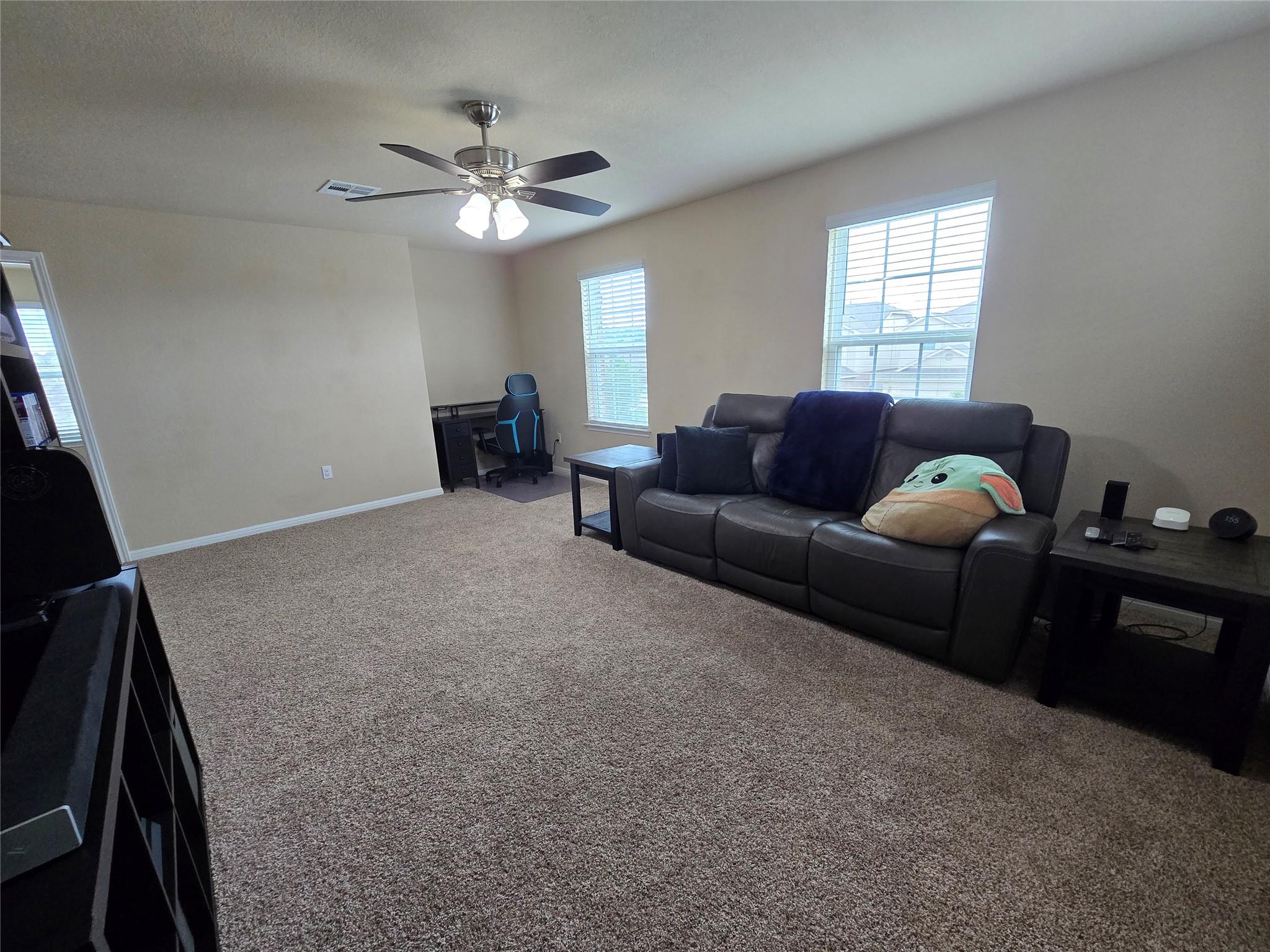 212 Yoakum St Property Photo 26