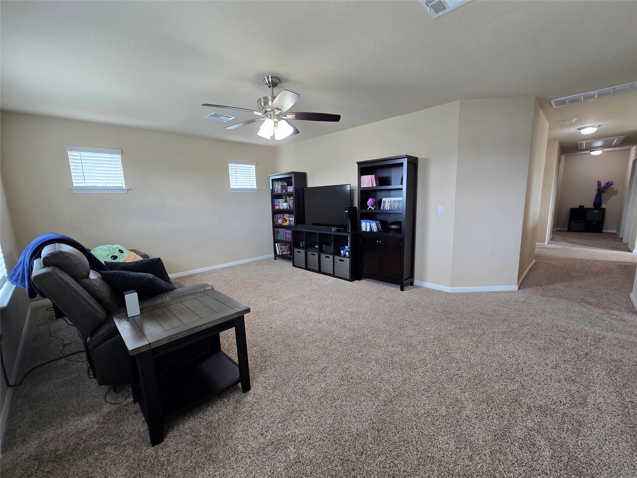 212 Yoakum St Property Photo 27