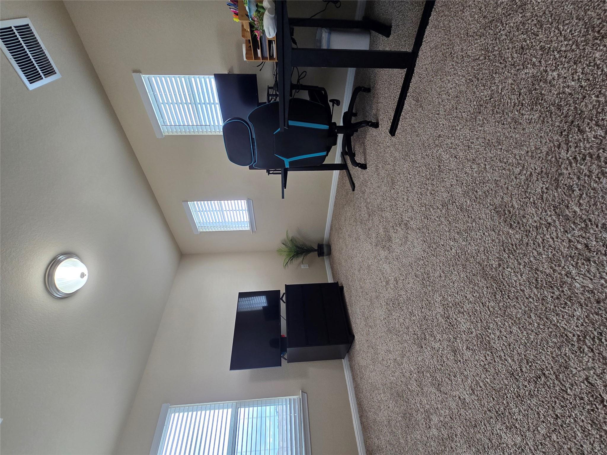 212 Yoakum St Property Photo 28