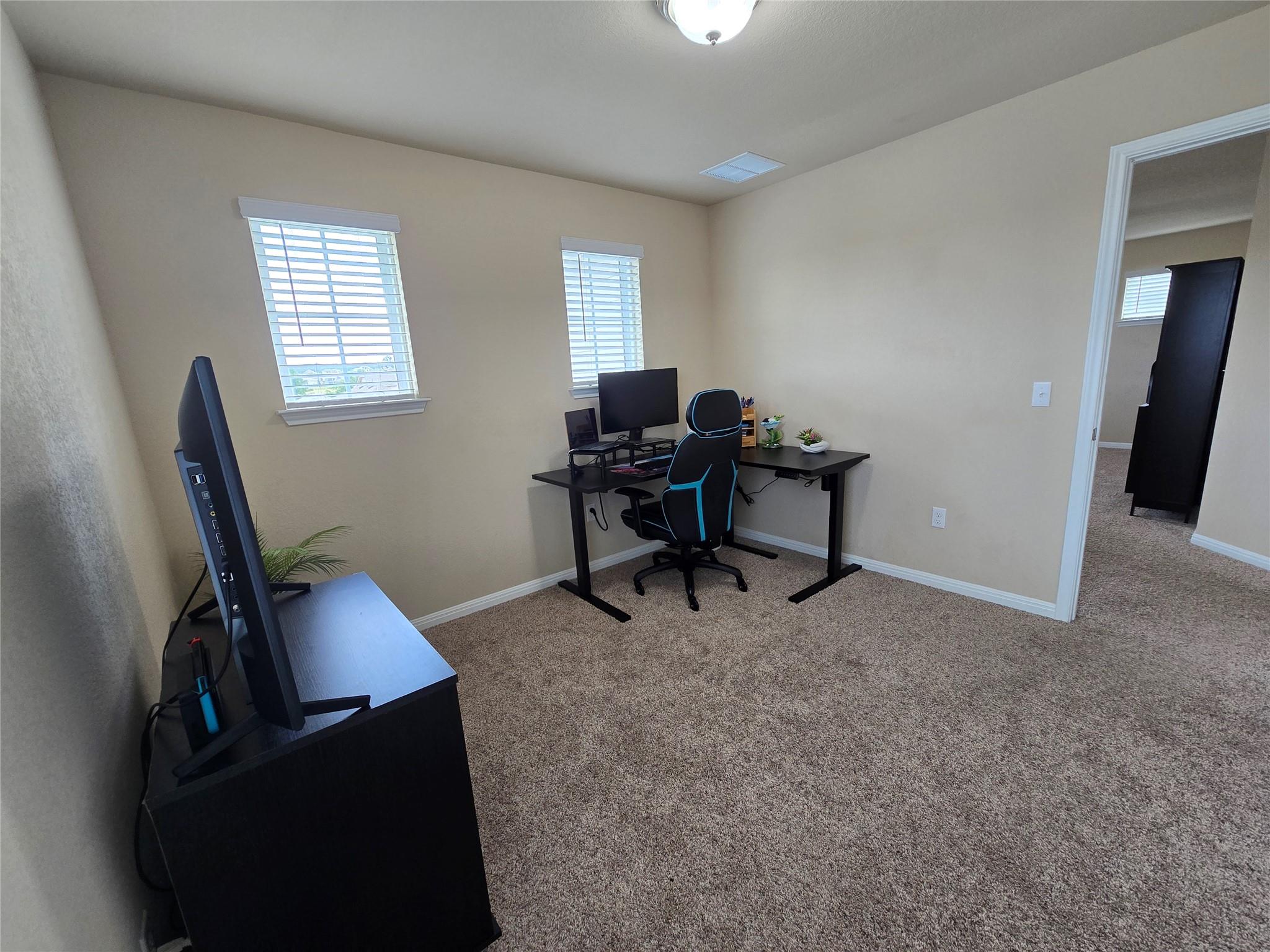 212 Yoakum St Property Photo 29