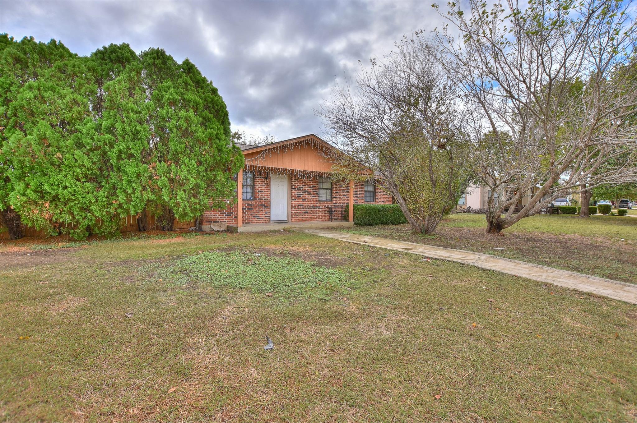 1204 Southwalk St Property Photo 1