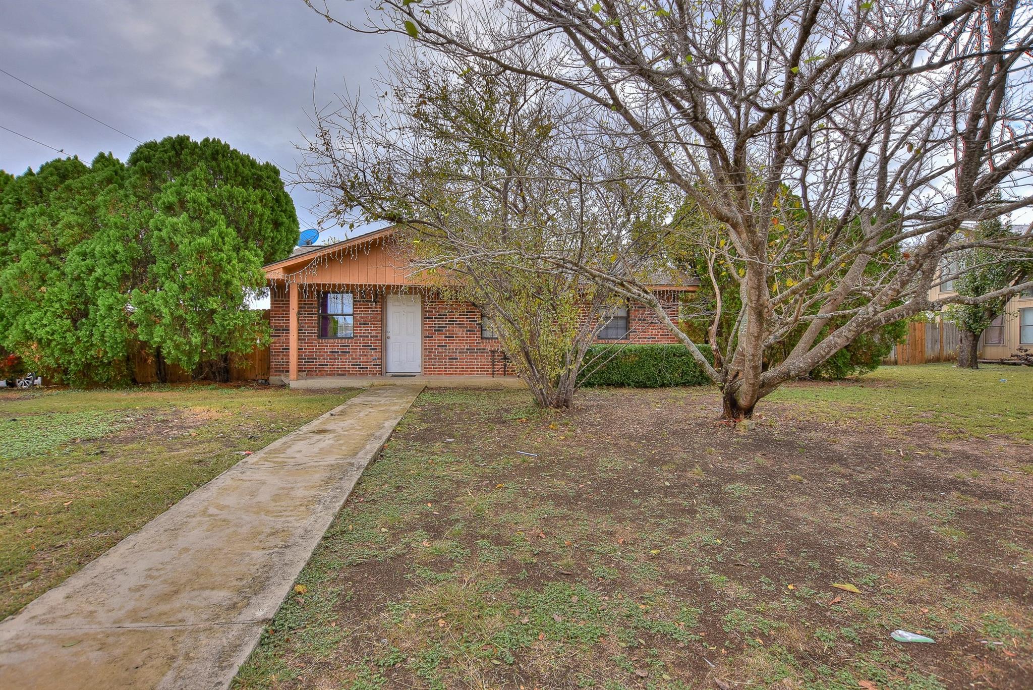 1204 Southwalk St Property Photo 3