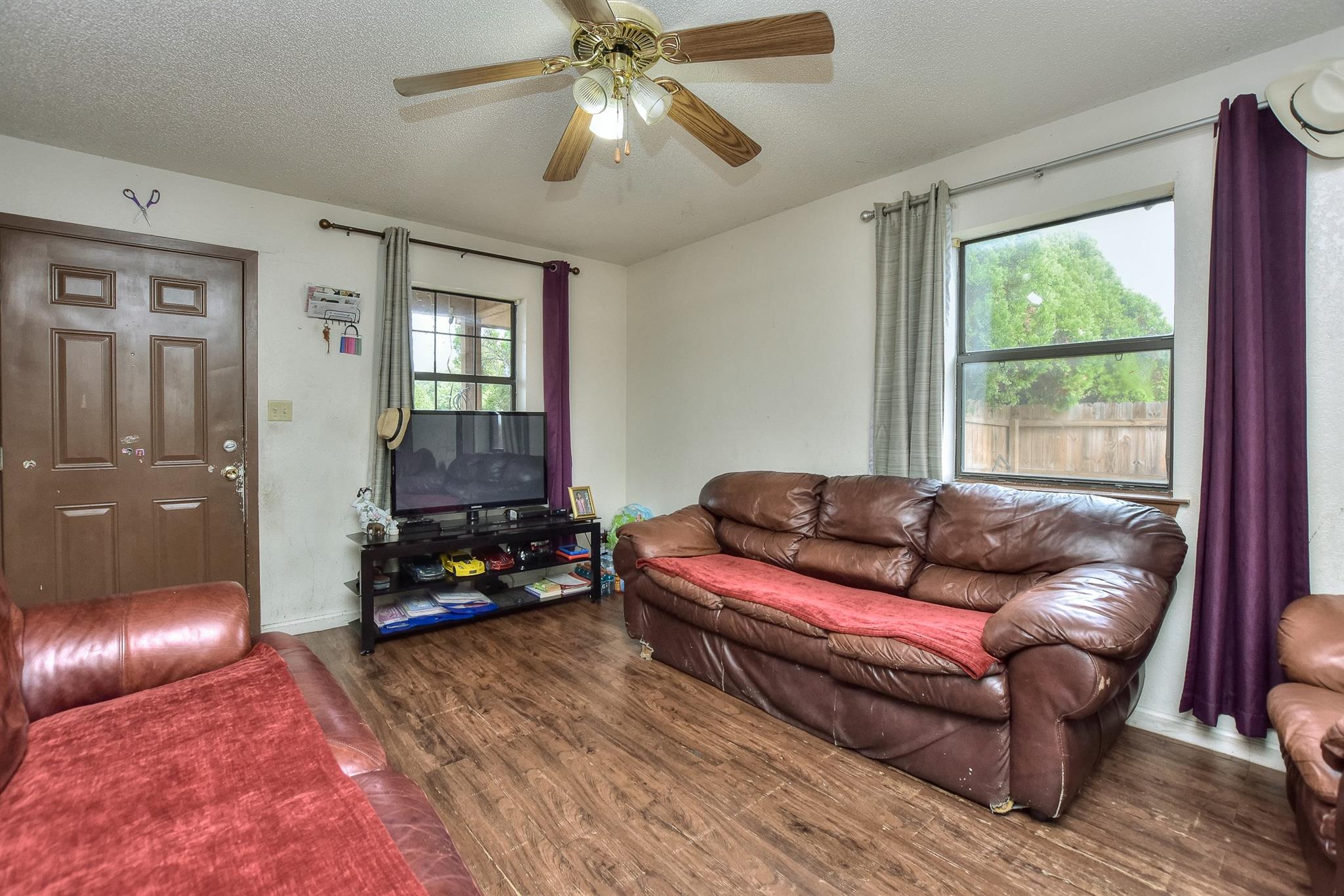 1204 Southwalk St Property Photo 5