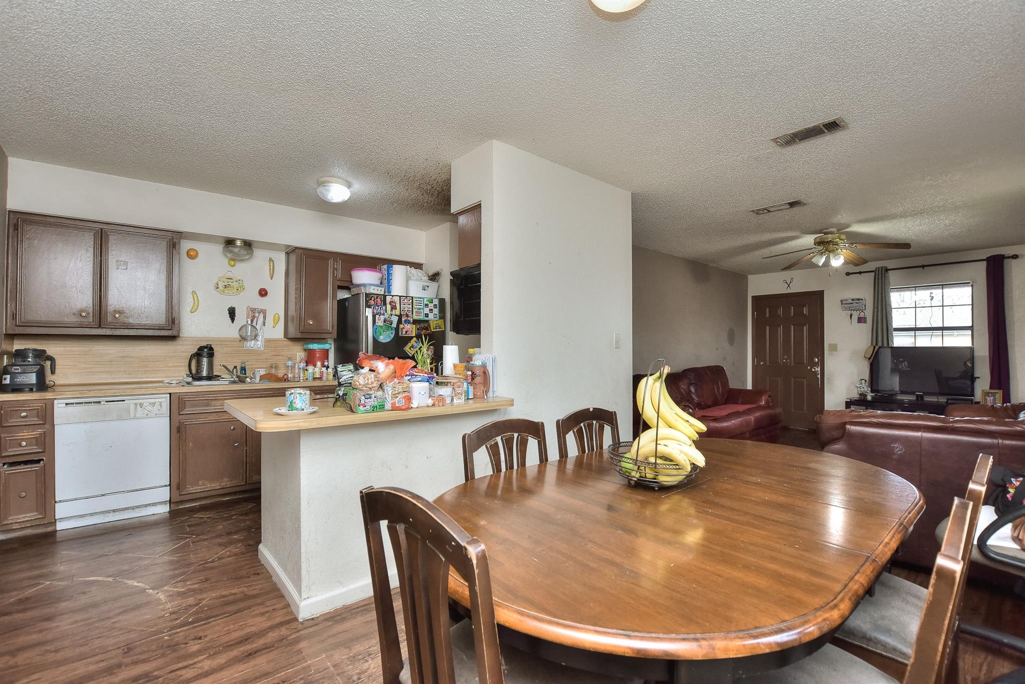 1204 Southwalk St Property Photo 8