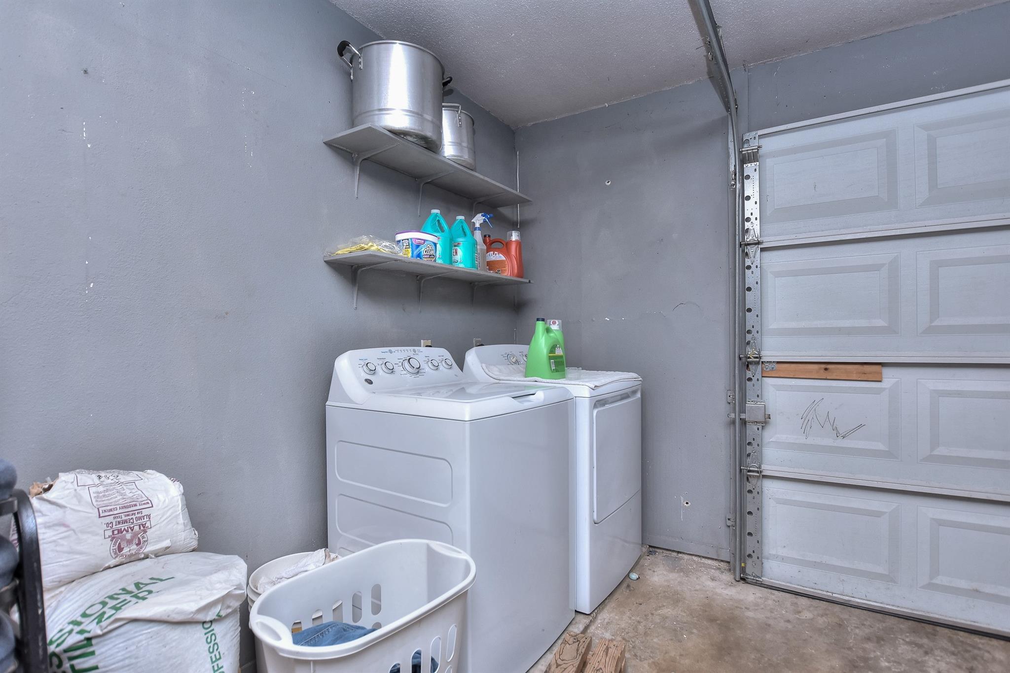 1204 Southwalk St Property Photo 16