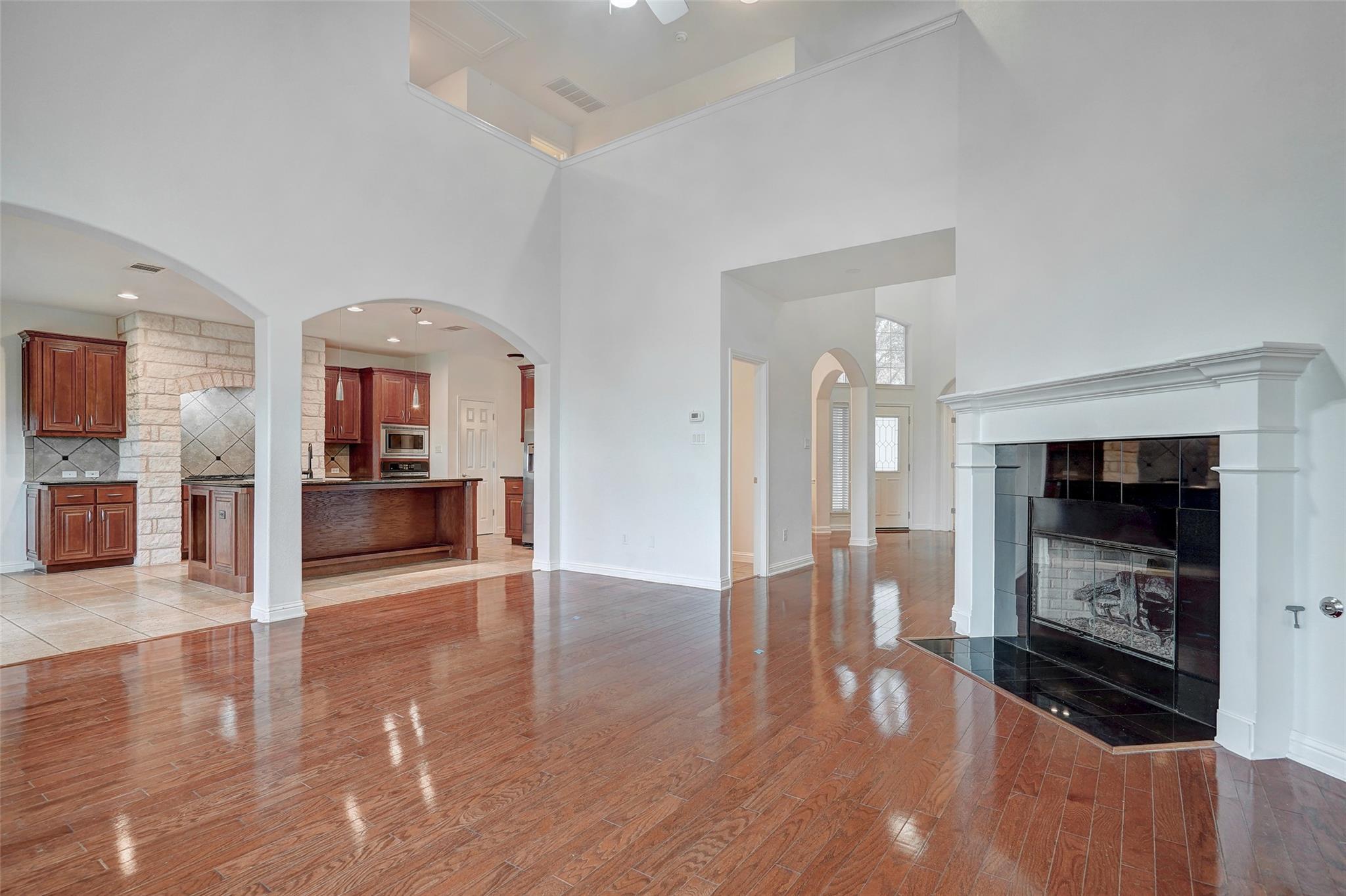 3129 Goldenoak Cir Property Photo 4