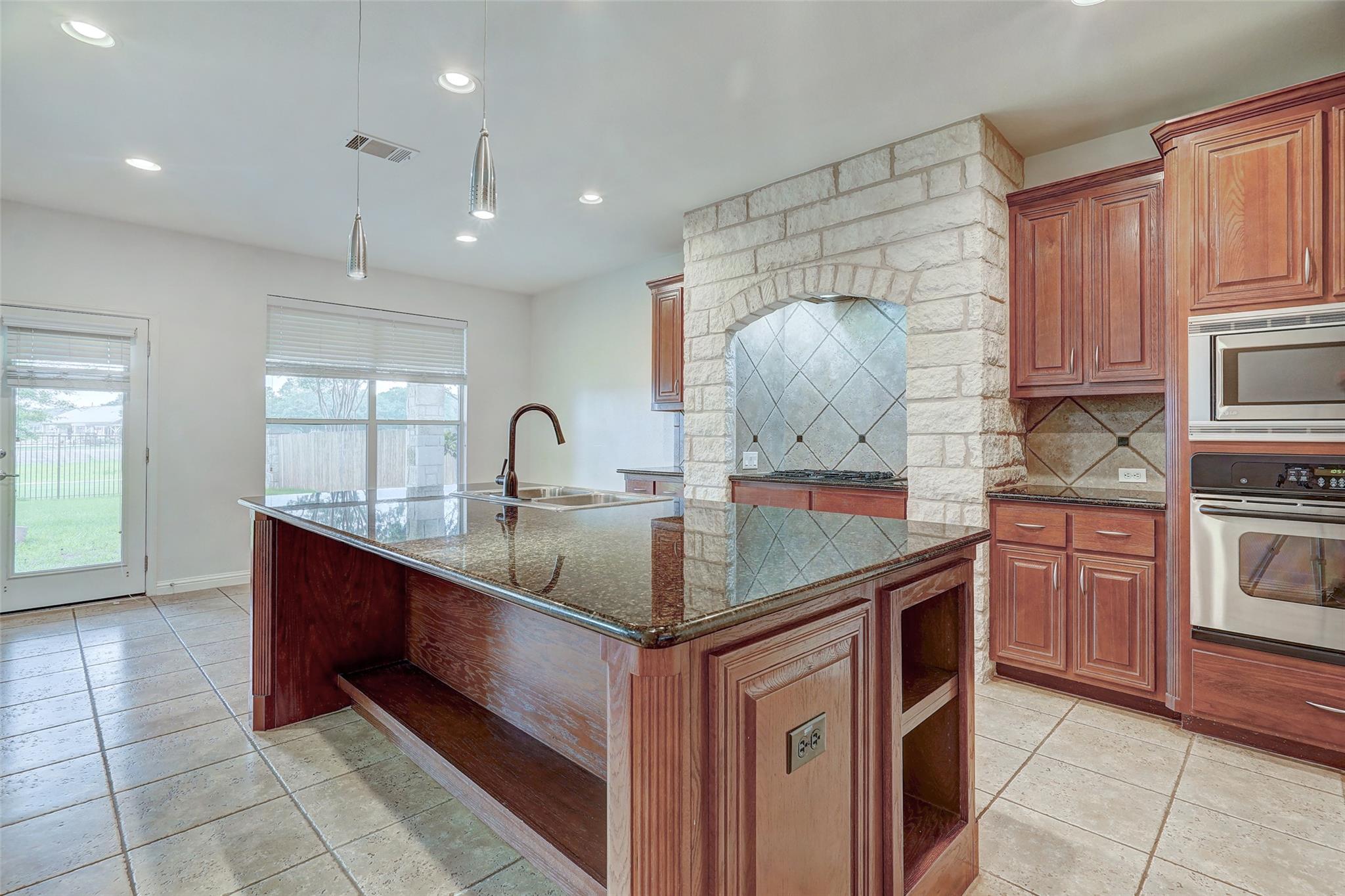 3129 Goldenoak Cir Property Photo 9