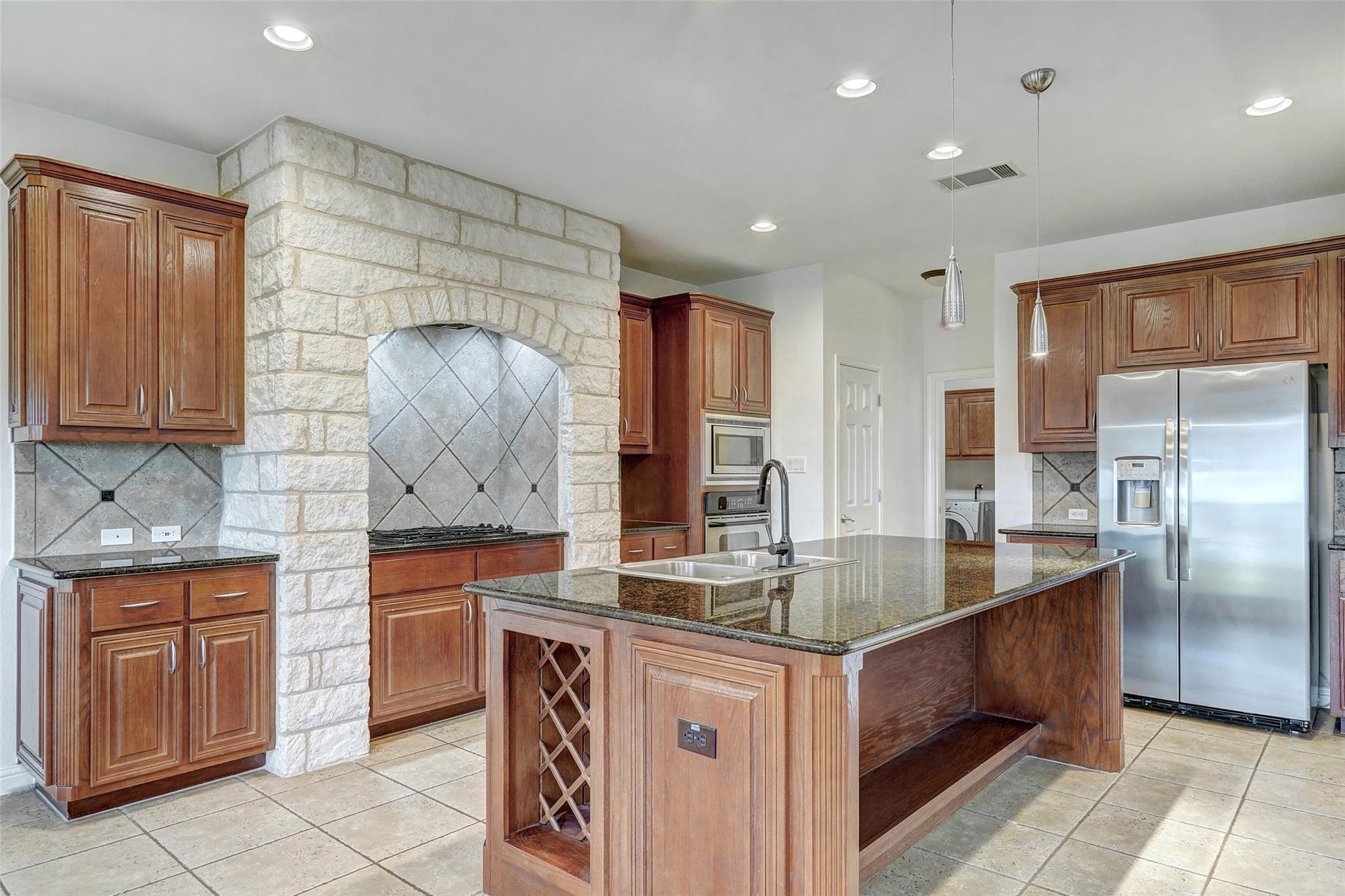 3129 Goldenoak Cir Property Photo 11