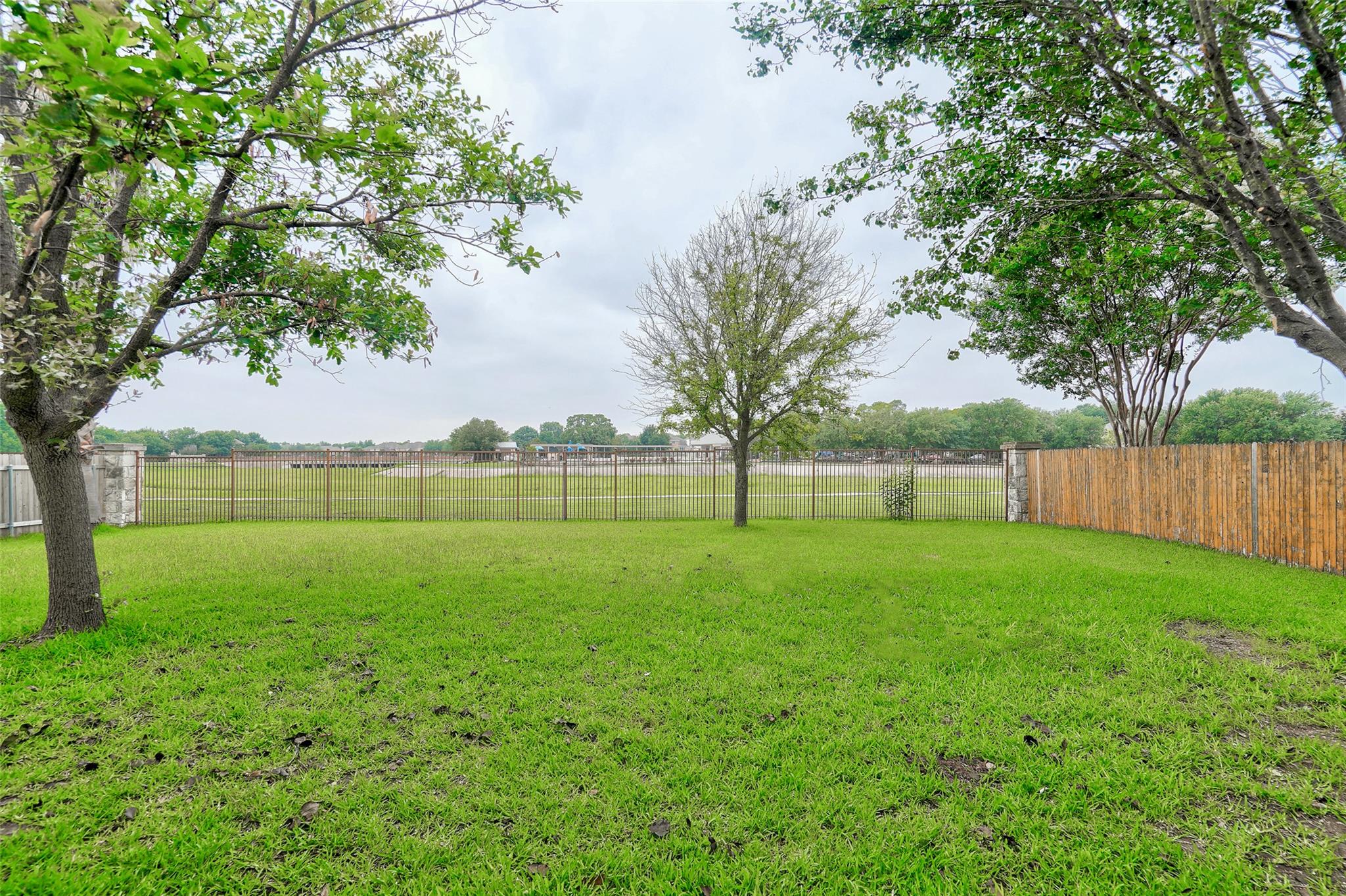 3129 Goldenoak Cir Property Photo 35
