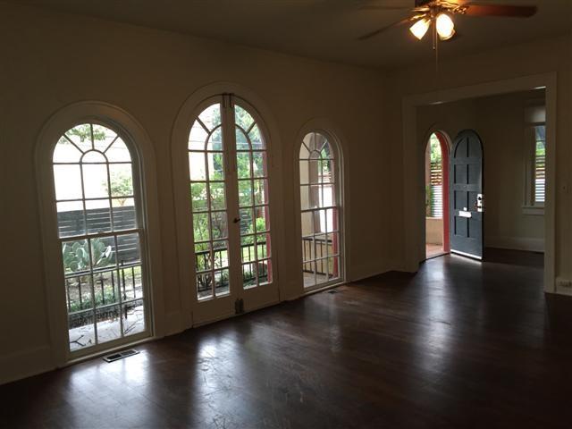 2813 Salado St Property Photo 3