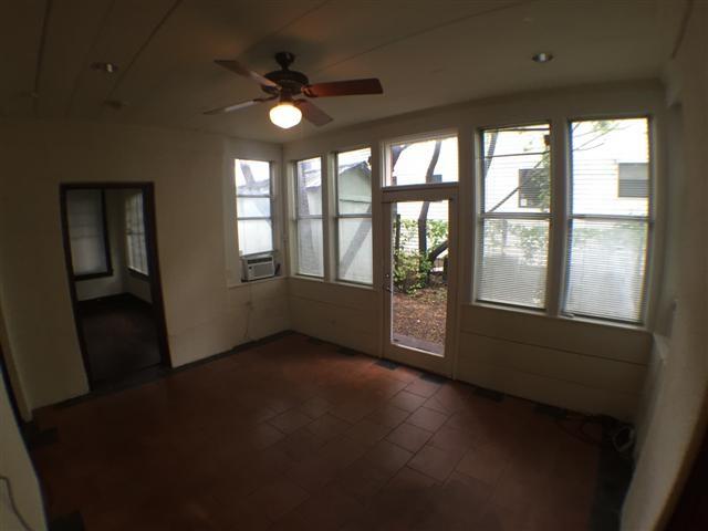 2813 Salado St Property Photo 5