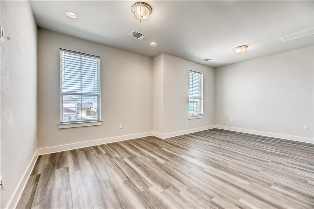 8000 Hillock Ter #b Property Photo 6