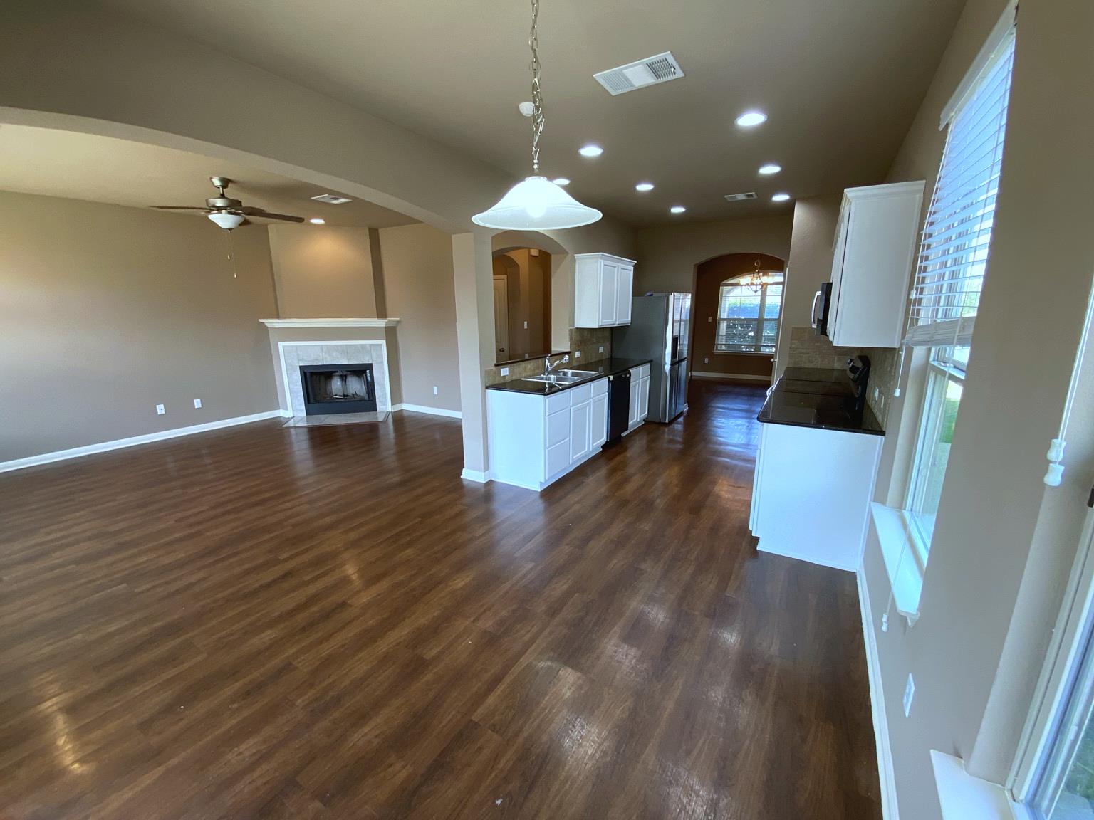 3416 Greyfriar Dr Property Photo 9
